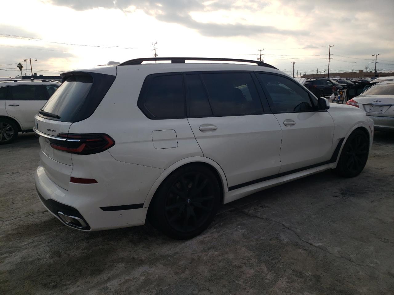 Photo 2 VIN: 5UX23EM00P9N58748 - BMW X7 