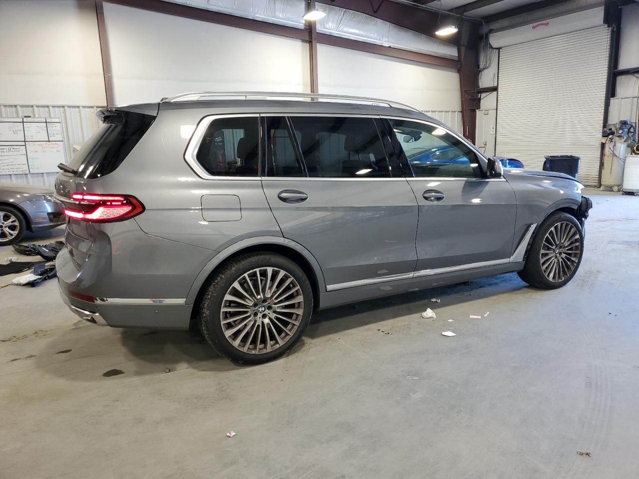 Photo 2 VIN: 5UX23EM03P9R11371 - BMW X7 