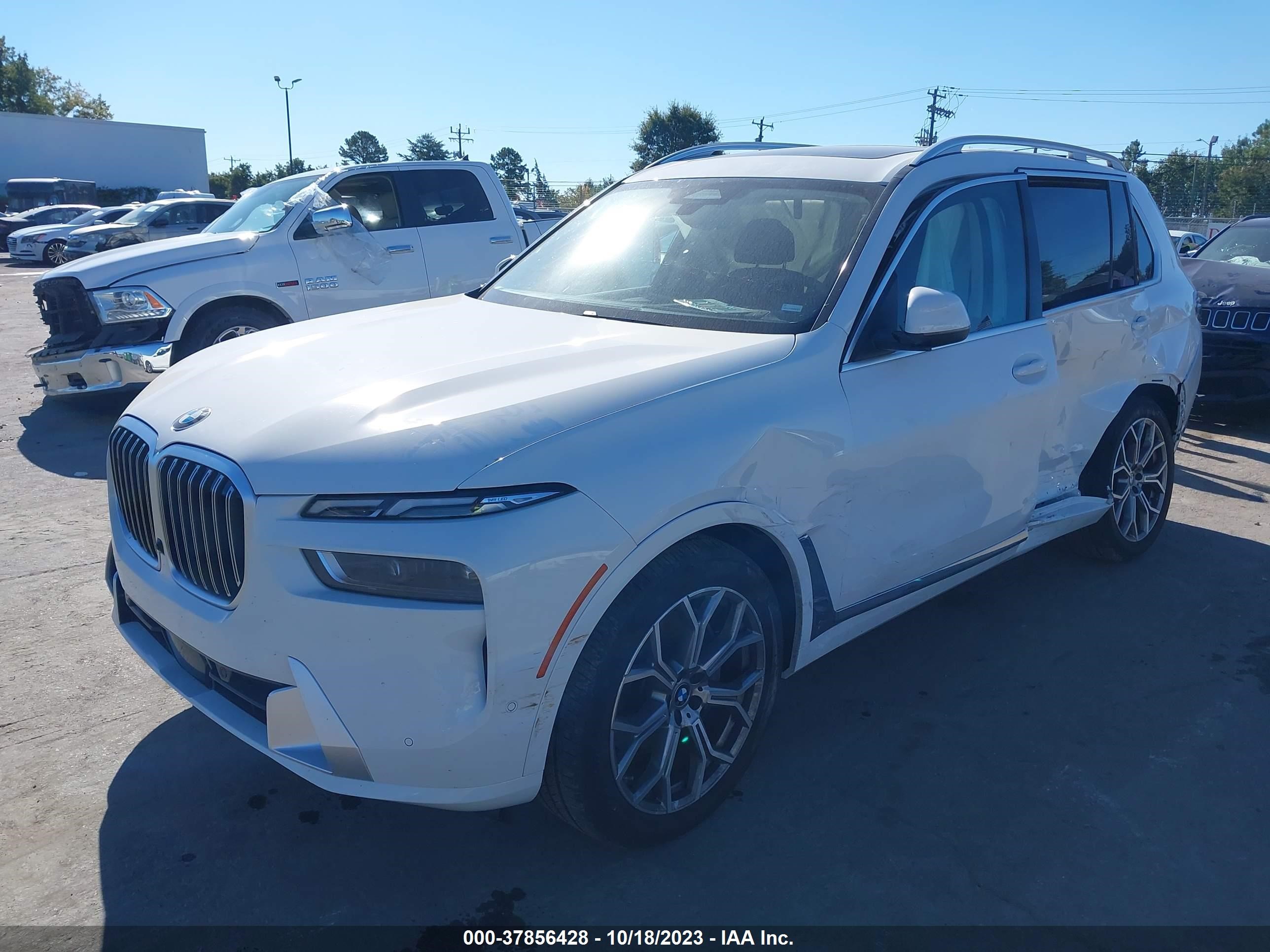 Photo 1 VIN: 5UX23EM04P9P67460 - BMW X7 