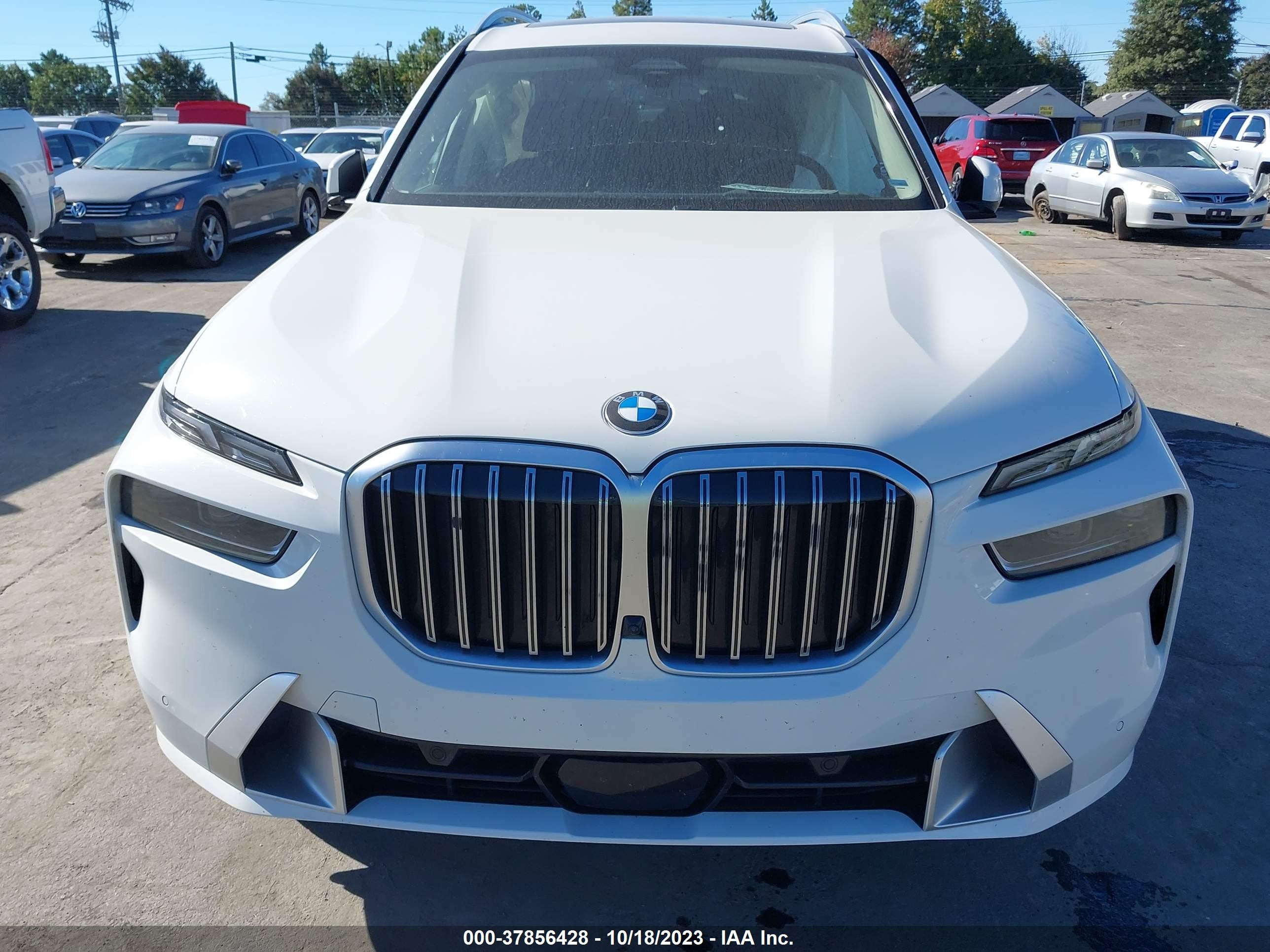 Photo 11 VIN: 5UX23EM04P9P67460 - BMW X7 