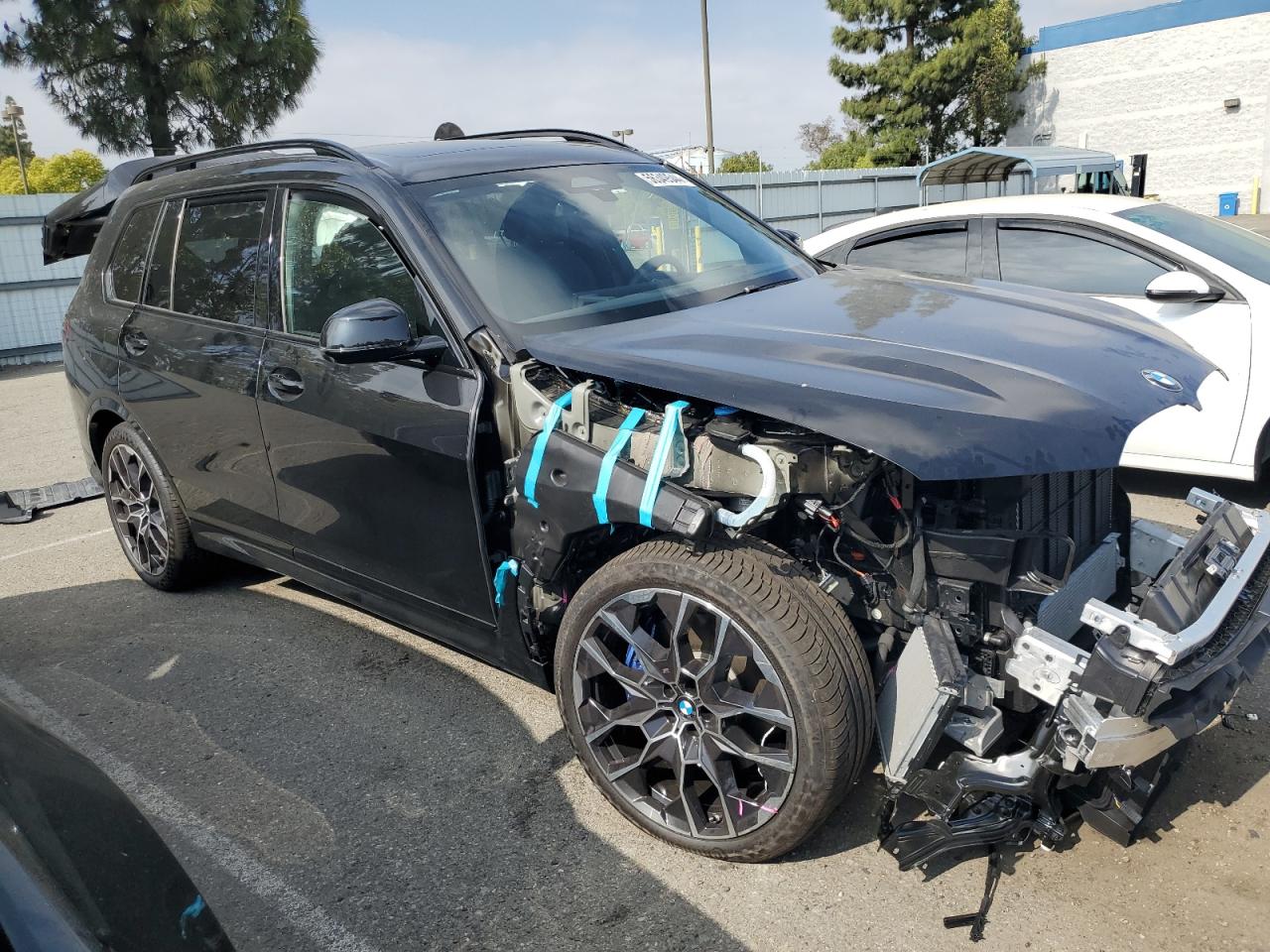 Photo 3 VIN: 5UX23EM04R9U88903 - BMW X7 