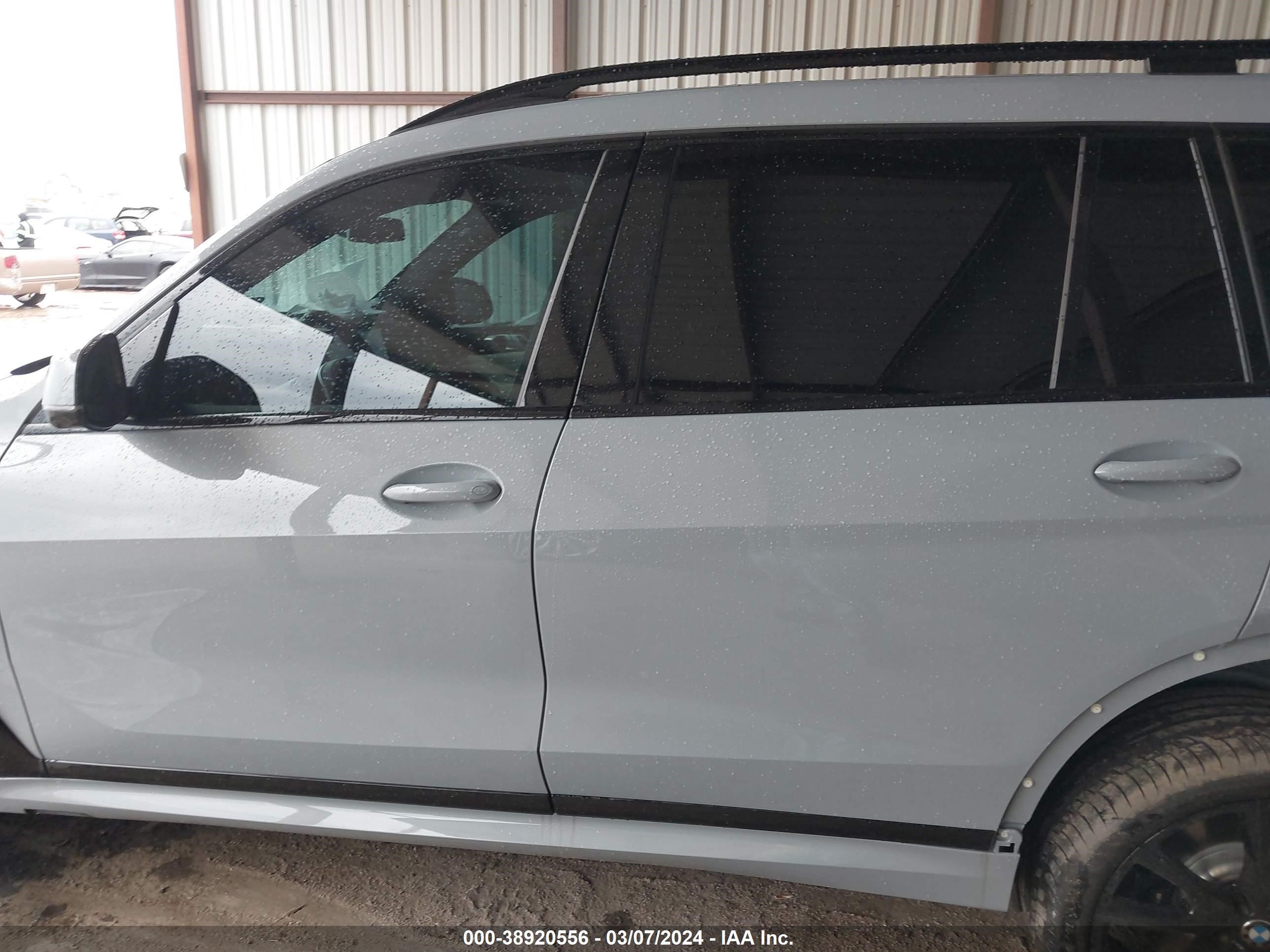 Photo 14 VIN: 5UX23EM04R9U92899 - BMW X7 