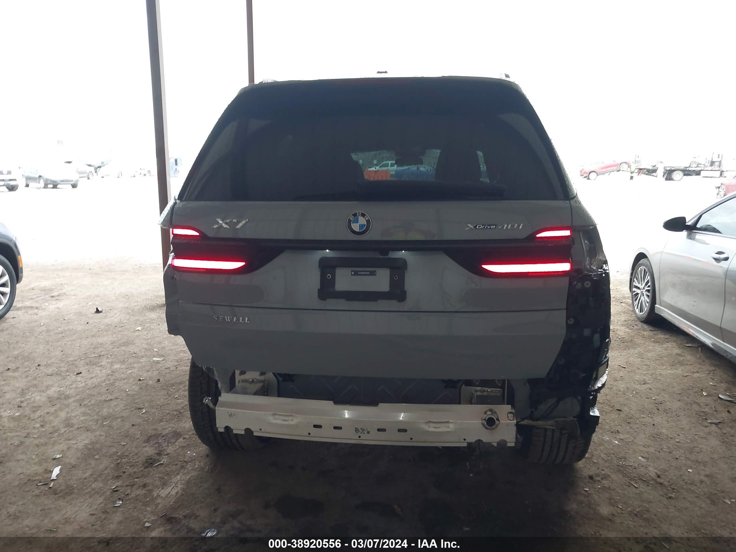 Photo 16 VIN: 5UX23EM04R9U92899 - BMW X7 