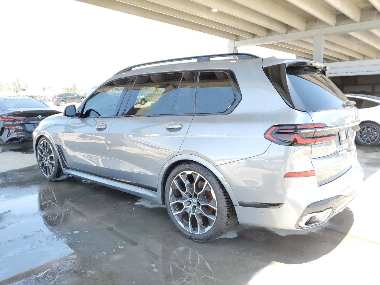 Photo 1 VIN: 5UX23EM05P9R00100 - BMW X7 