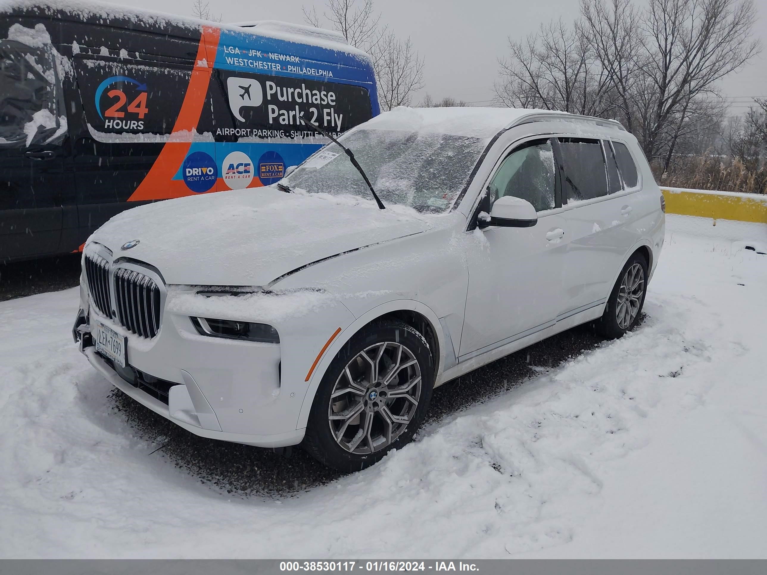 Photo 1 VIN: 5UX23EM05R9T82900 - BMW X7 