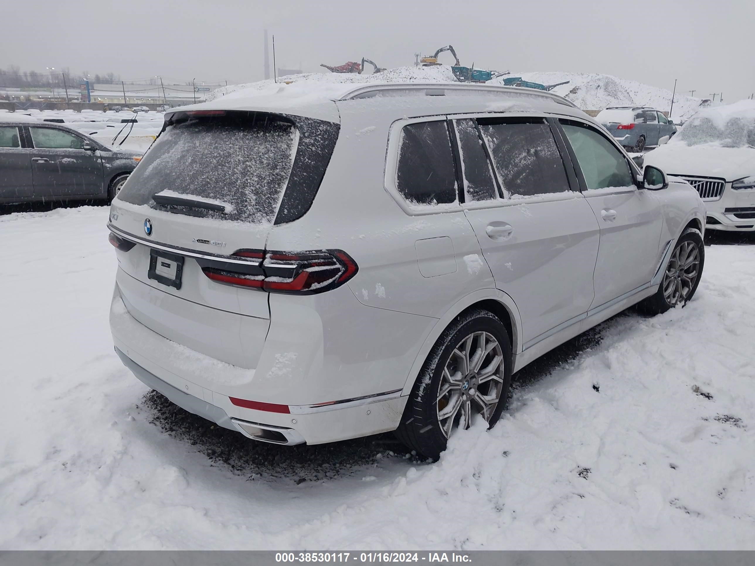 Photo 3 VIN: 5UX23EM05R9T82900 - BMW X7 