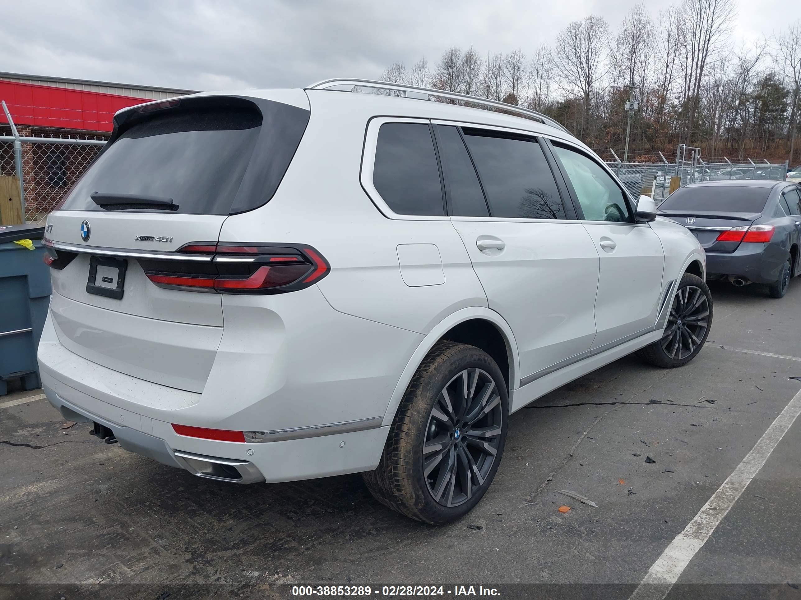 Photo 3 VIN: 5UX23EM06R9U73870 - BMW X7 