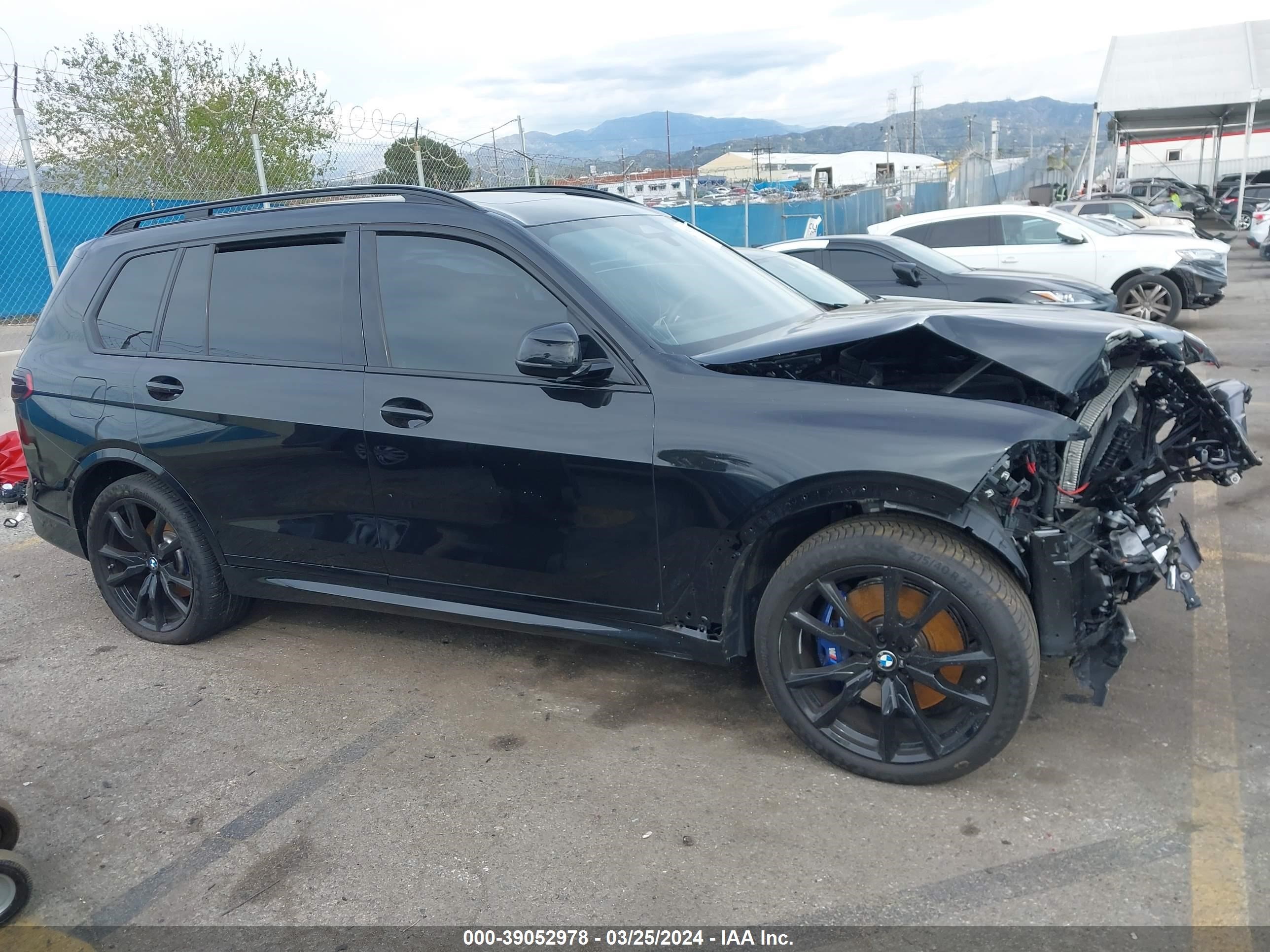 Photo 13 VIN: 5UX23EM07R9T80050 - BMW X7 