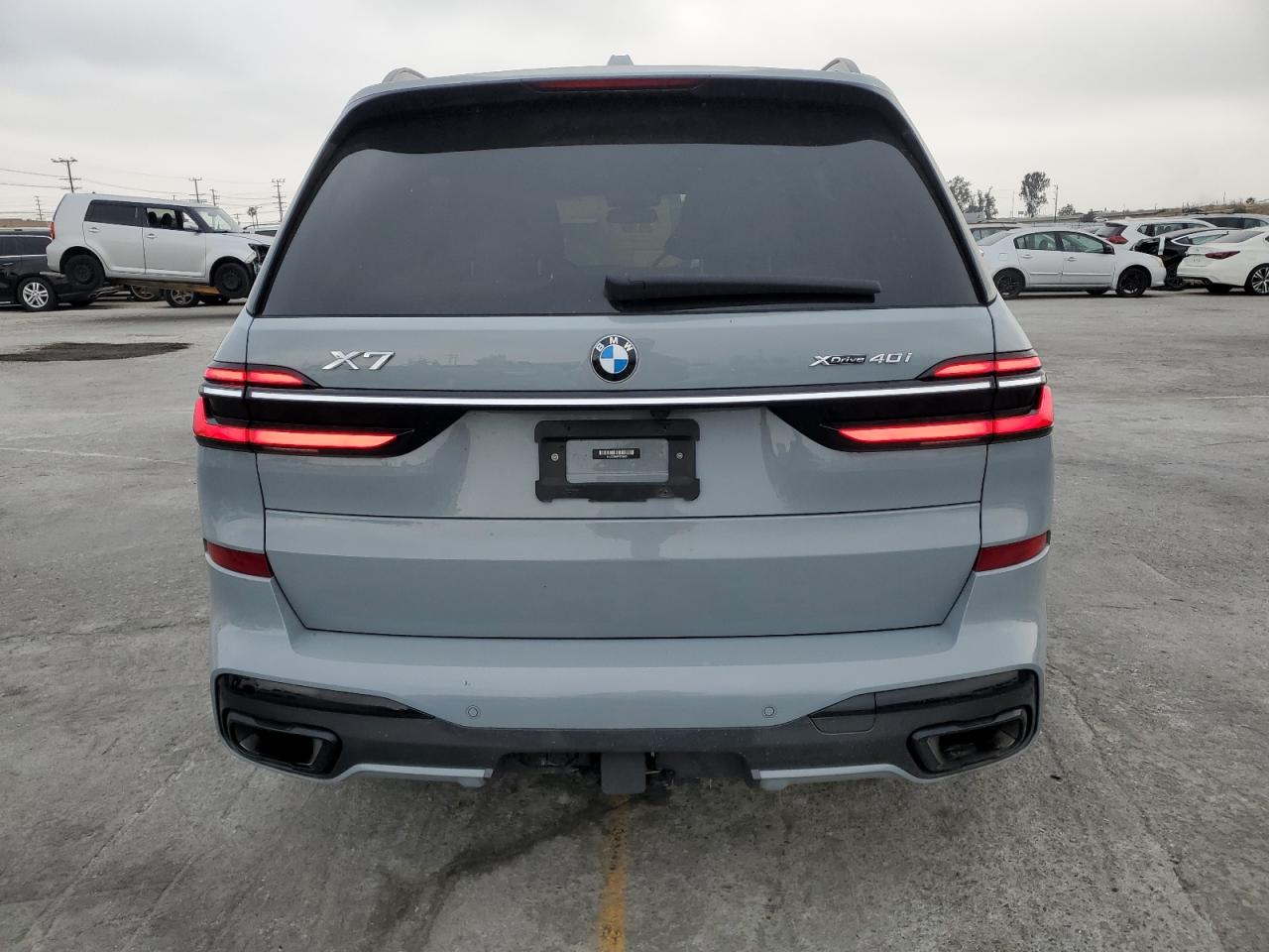 Photo 5 VIN: 5UX23EM08P9P25695 - BMW X7 