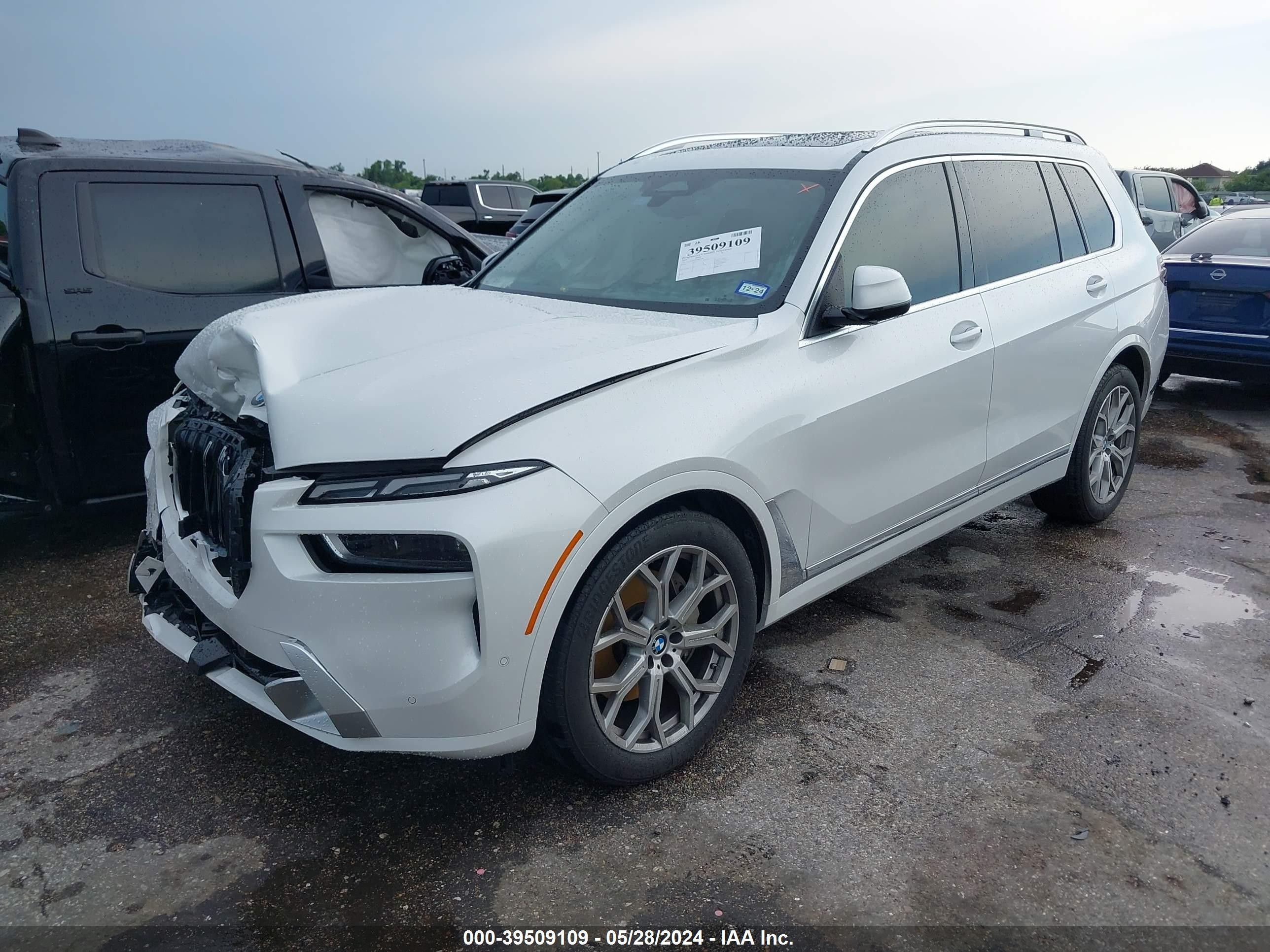 Photo 1 VIN: 5UX23EM08P9R02746 - BMW X7 