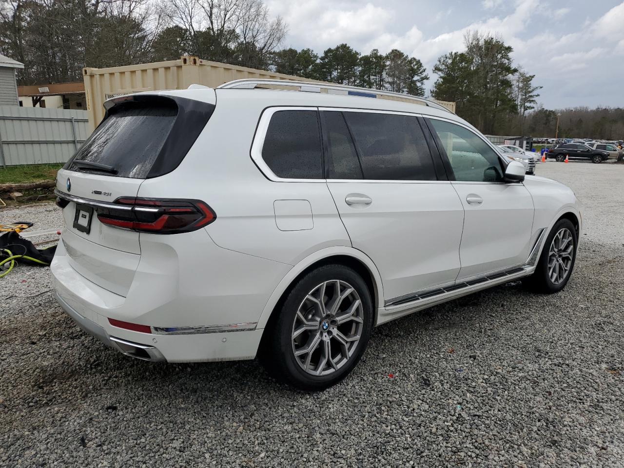 Photo 2 VIN: 5UX23EM09R9T62228 - BMW X7 