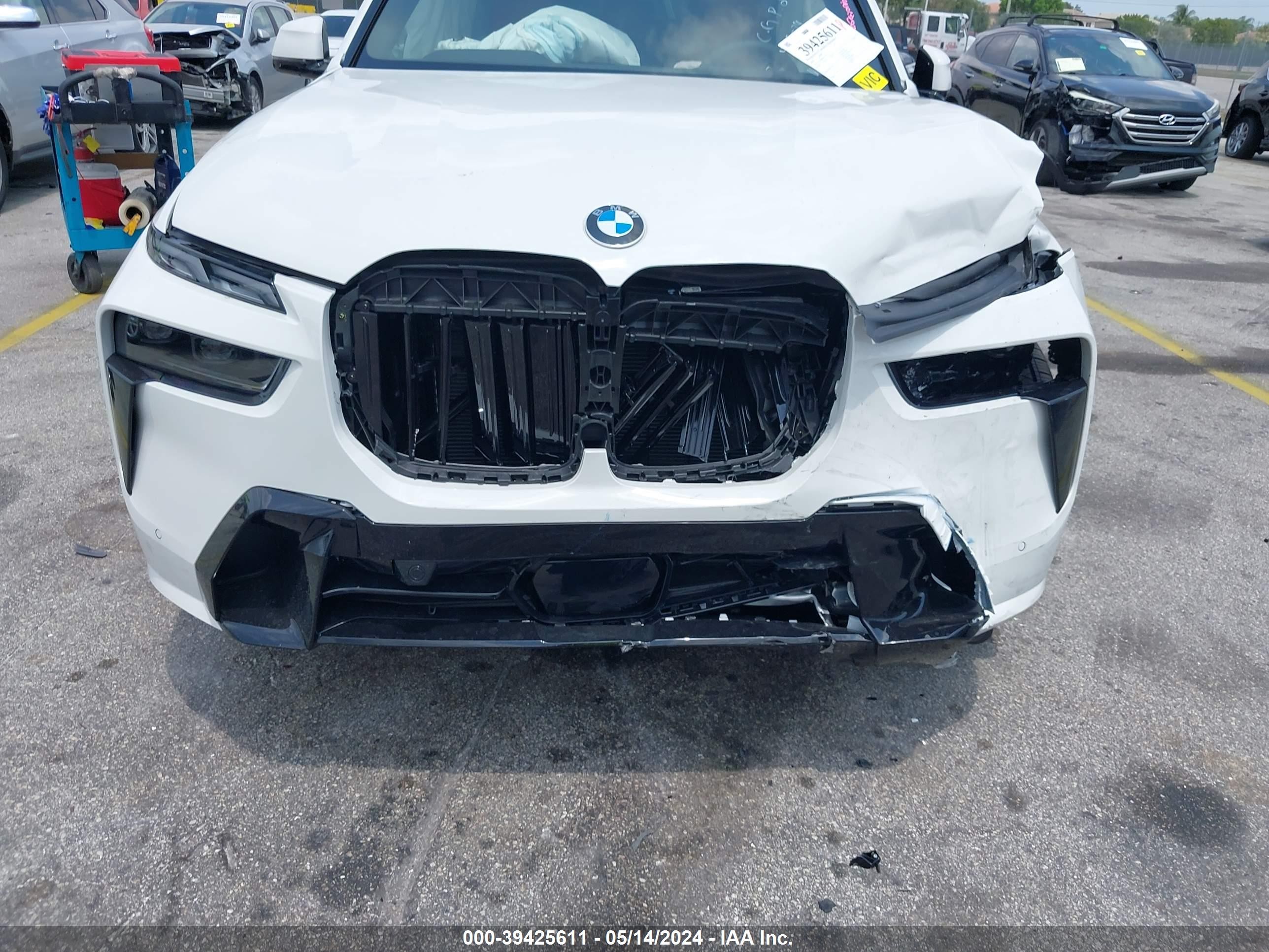 Photo 11 VIN: 5UX23EM09R9V77415 - BMW X7 