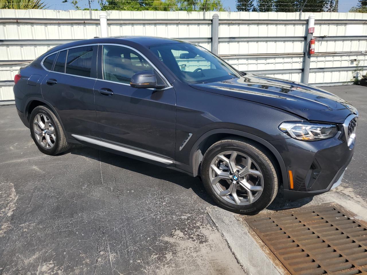 Photo 3 VIN: 5UX33DT01R9V05995 - BMW X4 