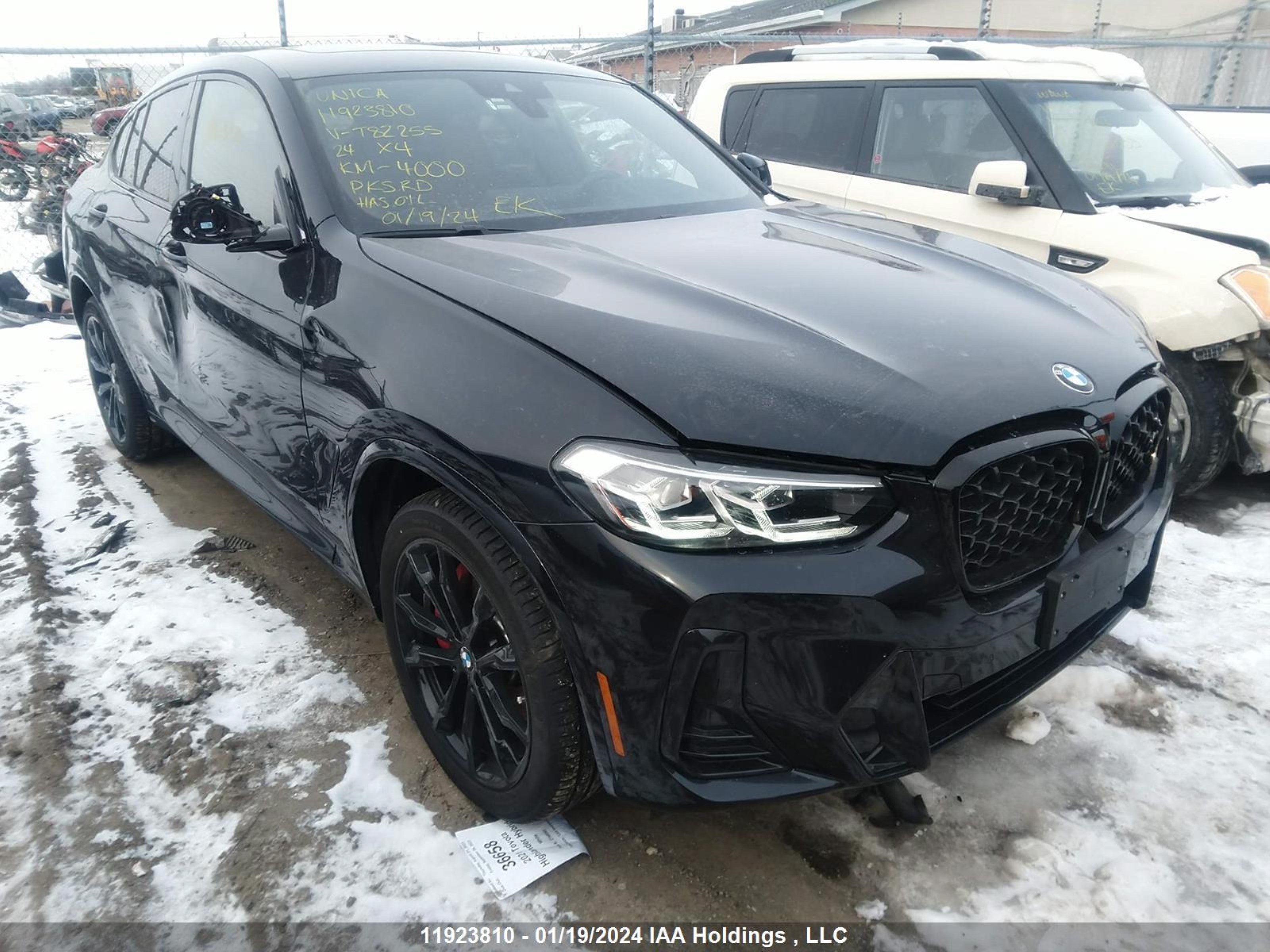 Photo 0 VIN: 5UX33DT02R9T82255 - BMW X4 