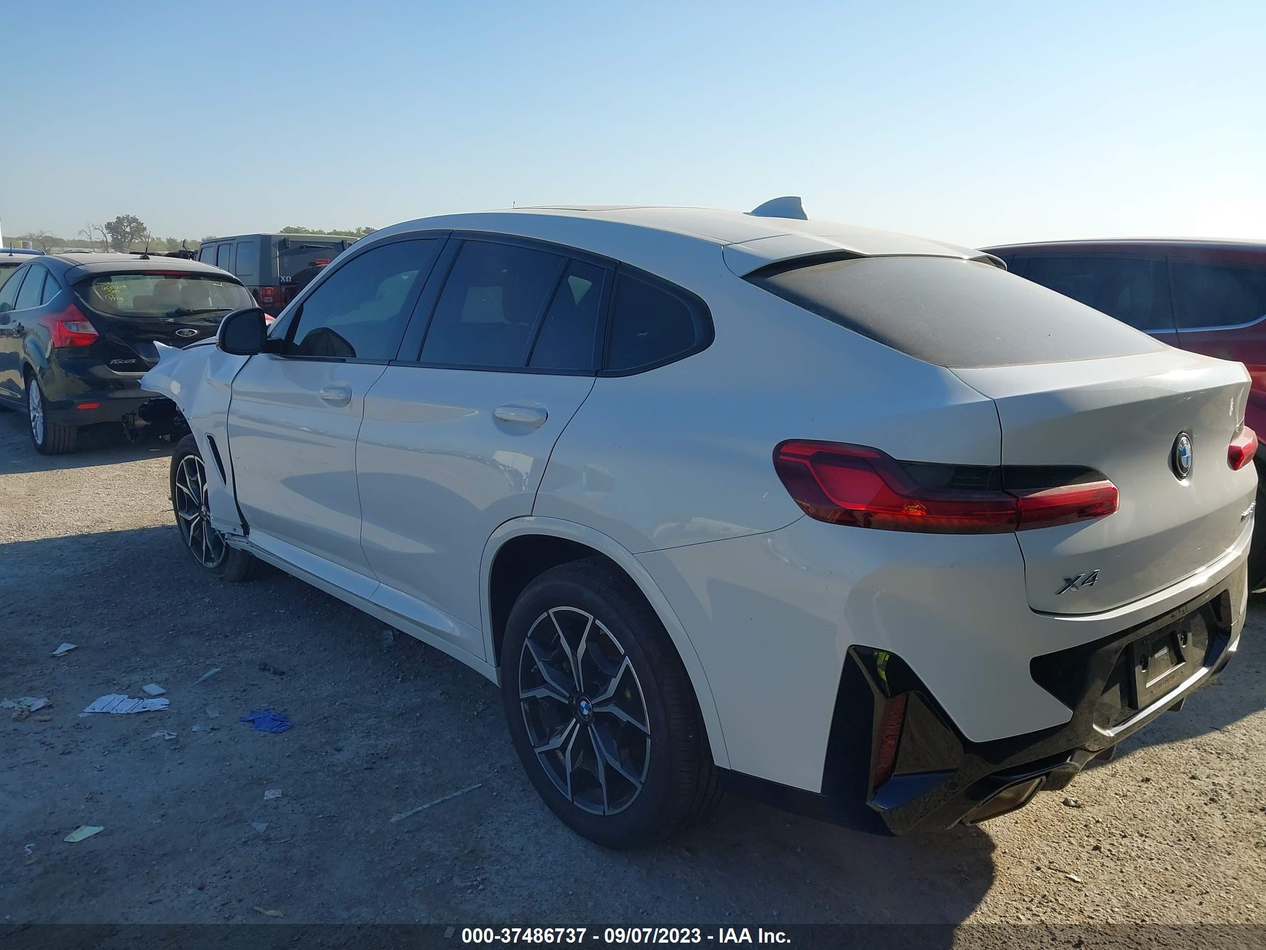 Photo 2 VIN: 5UX33DT06P9N74050 - BMW X4 