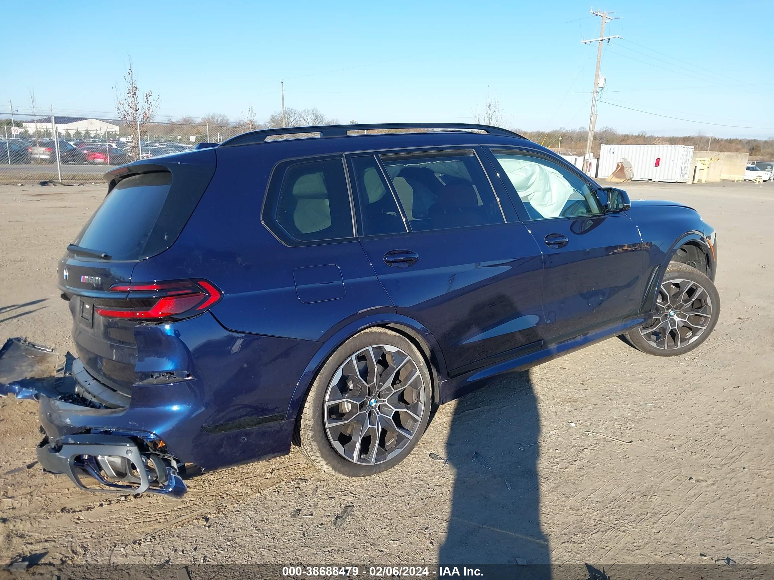 Photo 3 VIN: 5UX33EM00R9T18784 - BMW X7 