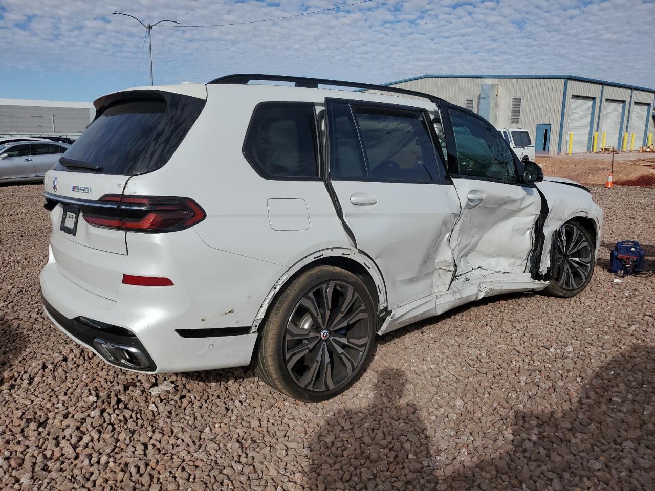 Photo 2 VIN: 5UX33EM02P9N46251 - BMW X7 