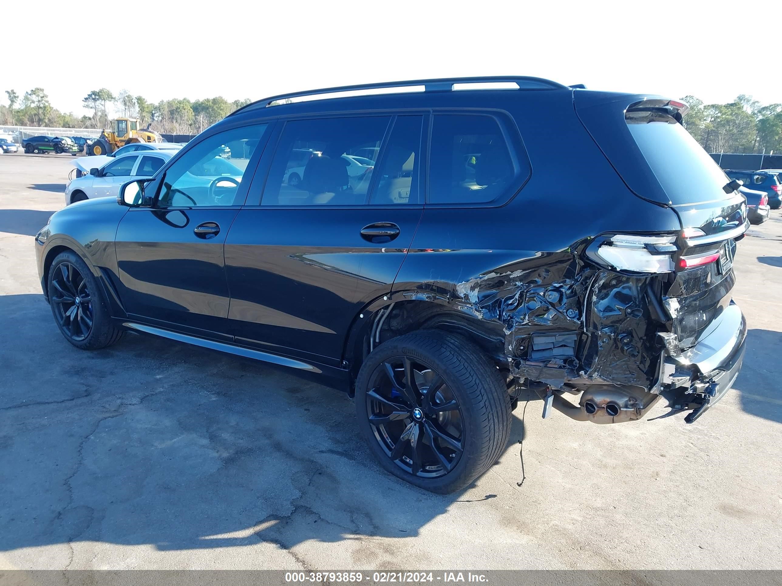 Photo 2 VIN: 5UX33EM02R9S85609 - BMW X7 