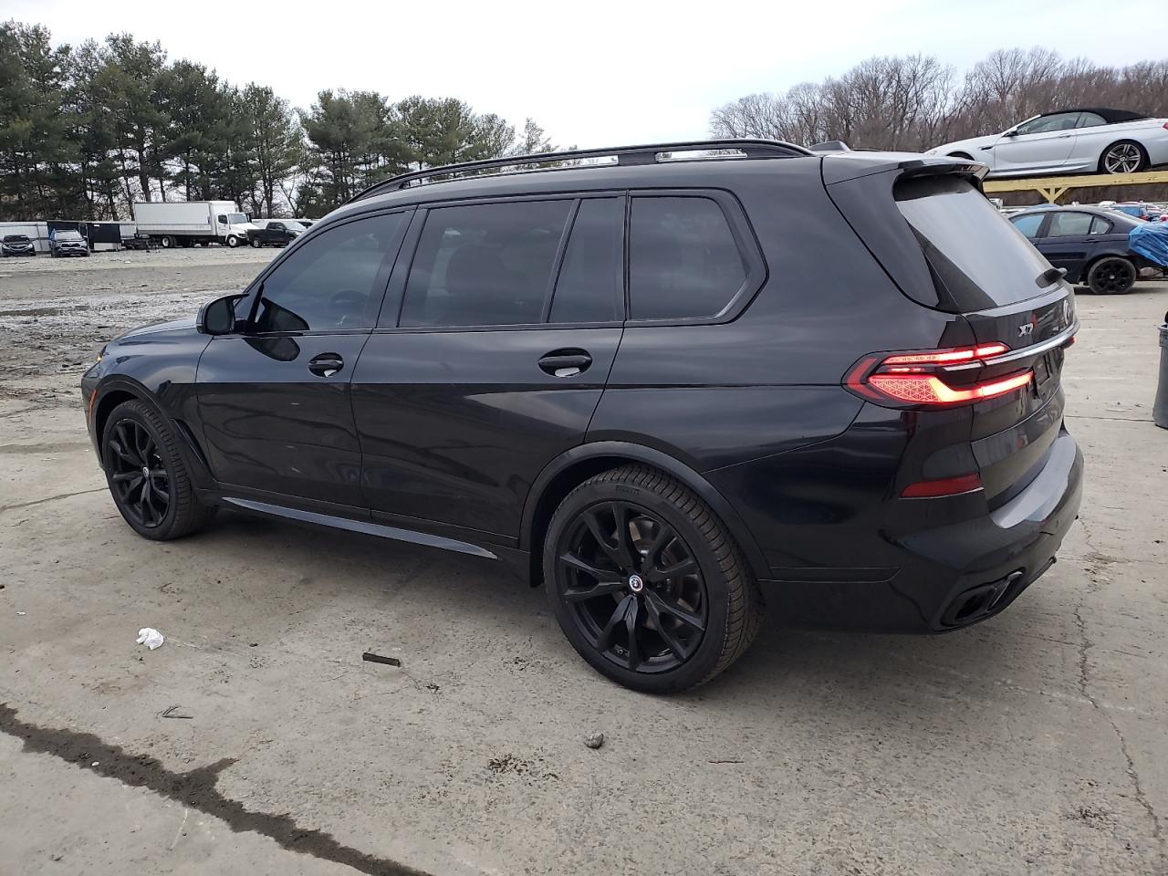 Photo 1 VIN: 5UX33EM04P9P23057 - BMW X7 