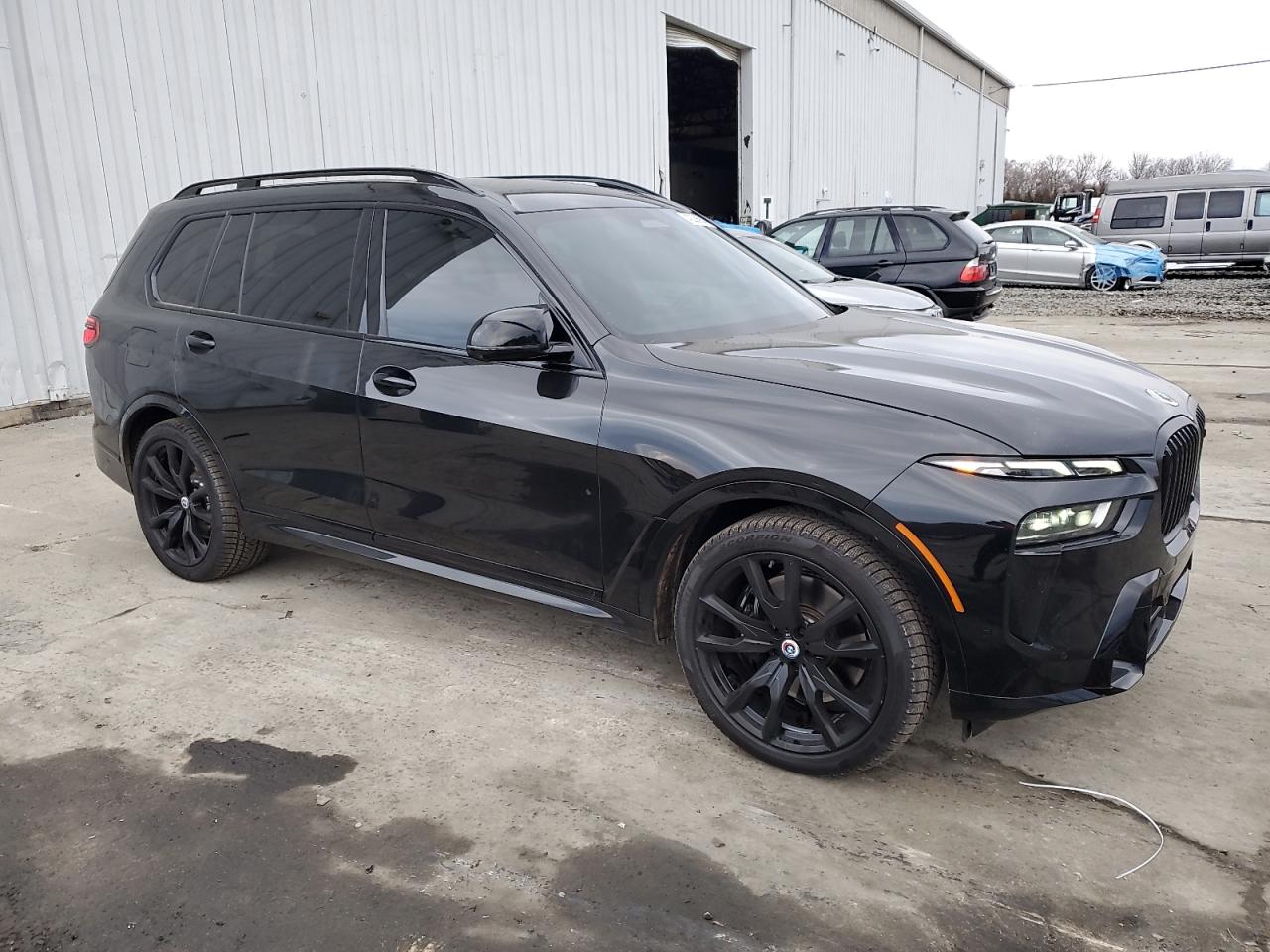 Photo 3 VIN: 5UX33EM04P9P23057 - BMW X7 