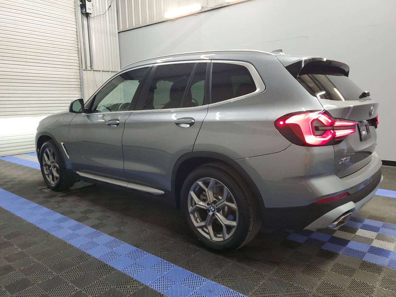 Photo 1 VIN: 5UX43DP04R9V04001 - BMW X3 