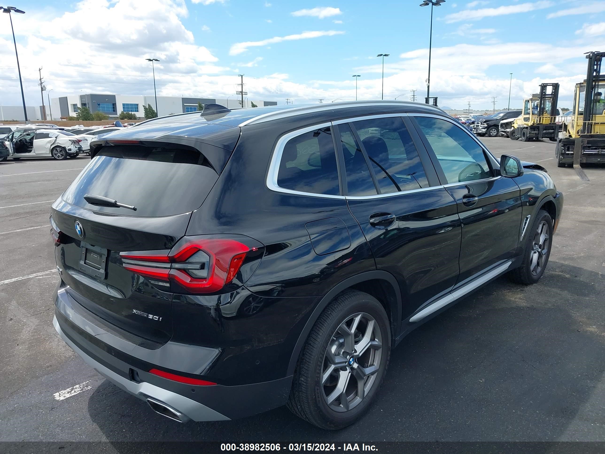 Photo 3 VIN: 5UX53DP04R9T88285 - BMW X3 