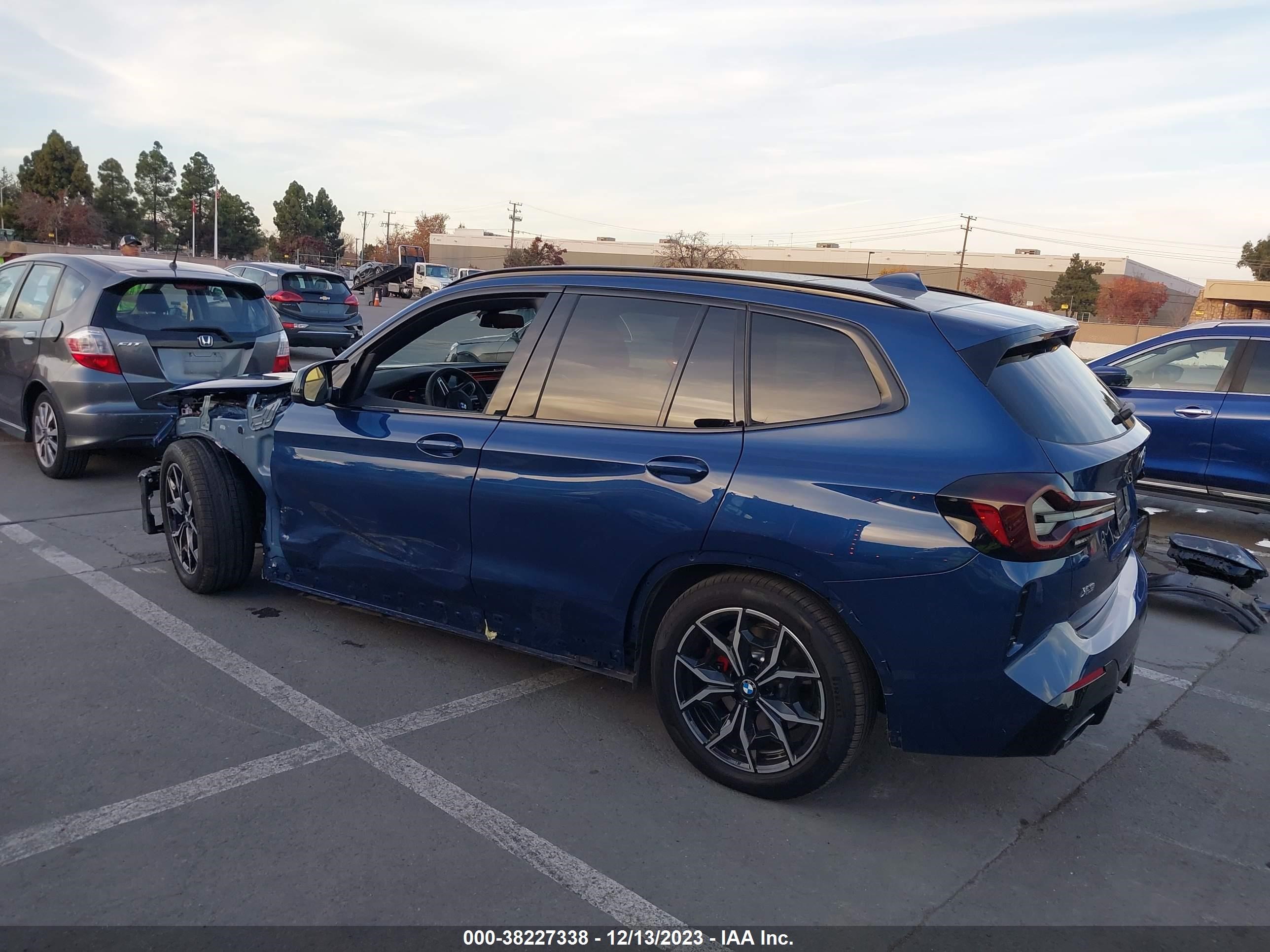 Photo 2 VIN: 5UX83DP02P9P79266 - BMW X3 