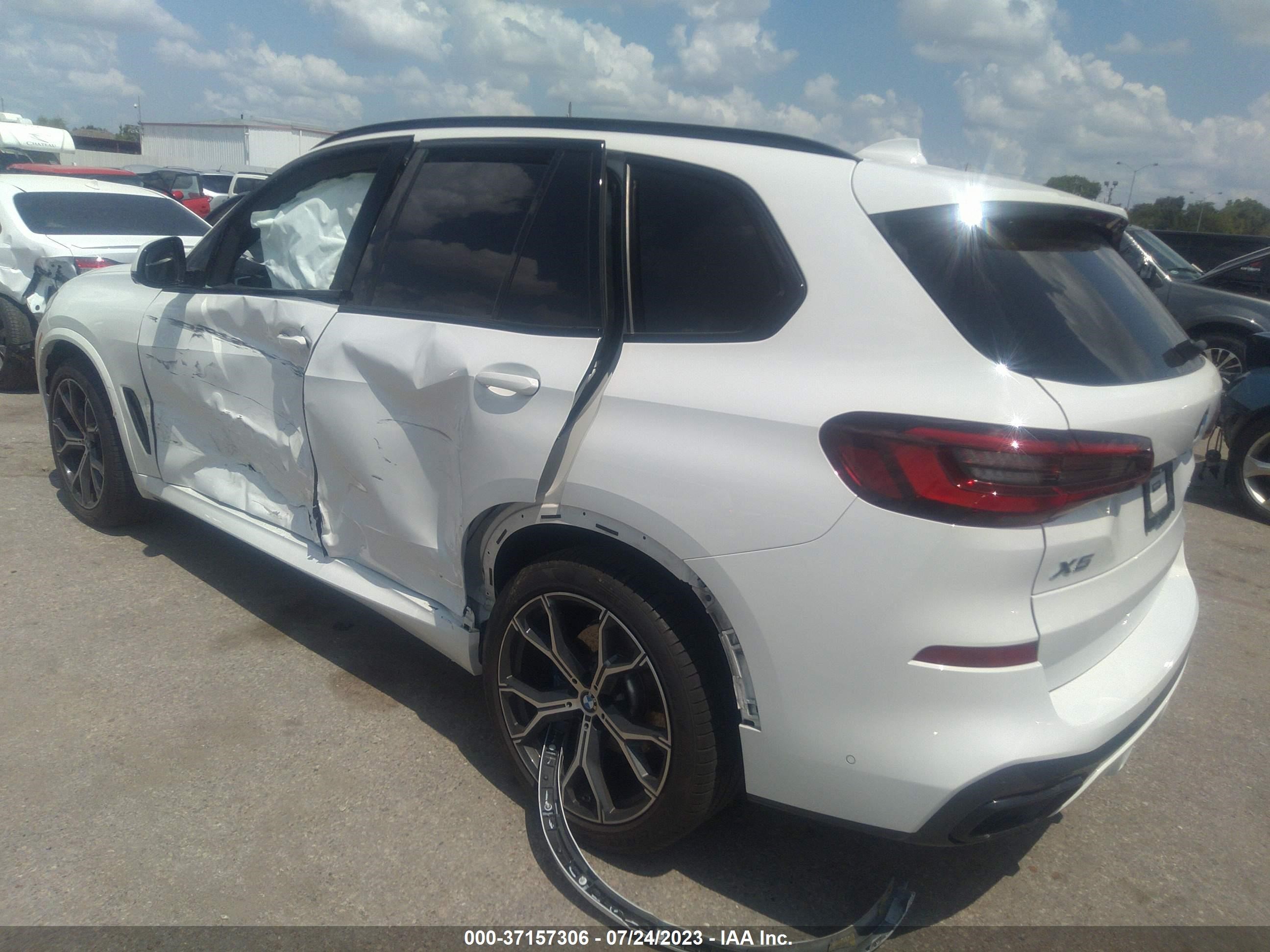 Photo 2 VIN: 5UXCR4C00N9M72965 - BMW X5 