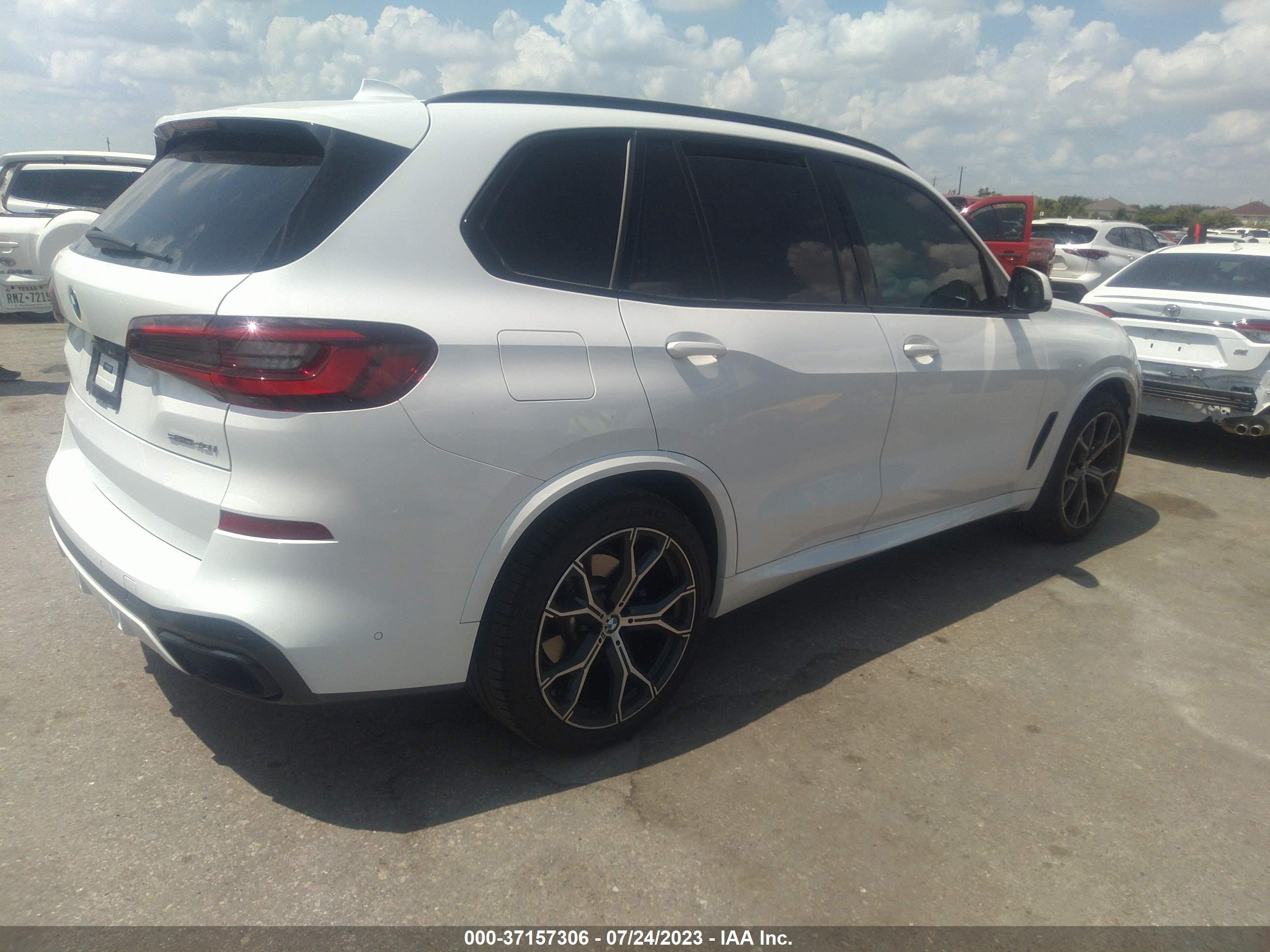 Photo 3 VIN: 5UXCR4C00N9M72965 - BMW X5 