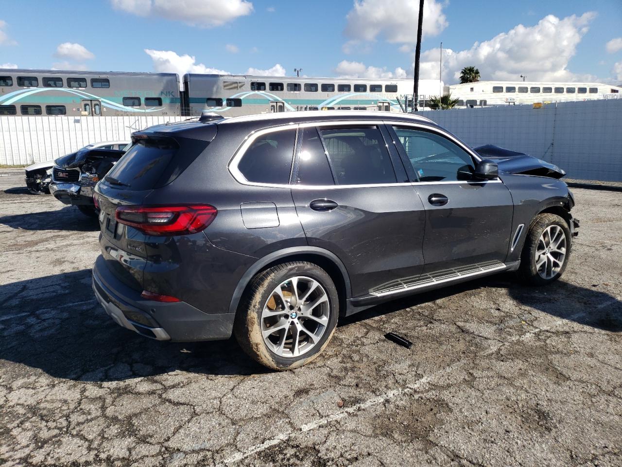 Photo 2 VIN: 5UXCR4C04L9B54749 - BMW X5 