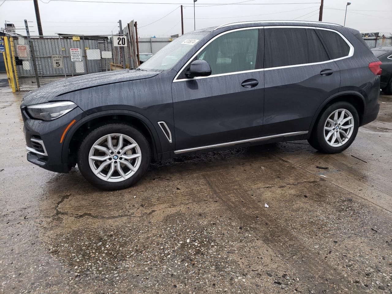 Photo 1 VIN: 5UXCR4C09LLT18769 - BMW X5 