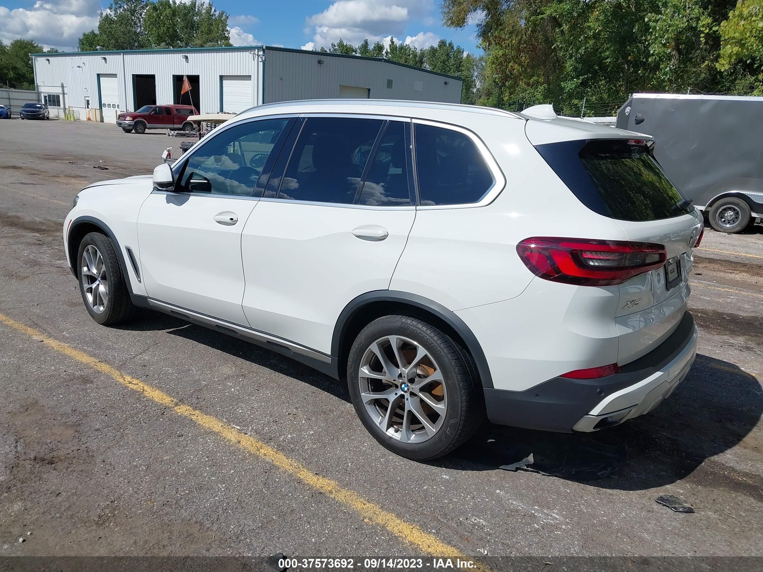 Photo 2 VIN: 5UXCR6C00M9E23231 - BMW X5 