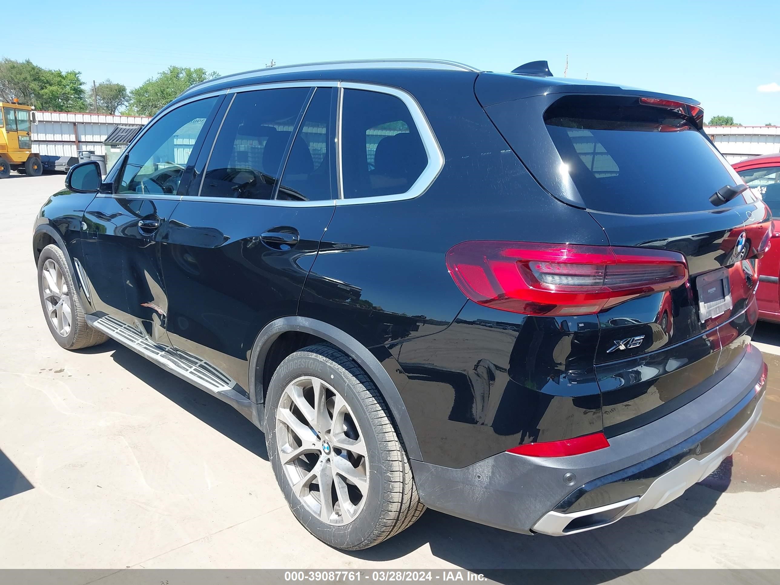 Photo 2 VIN: 5UXCR6C01P9P18470 - BMW X5 