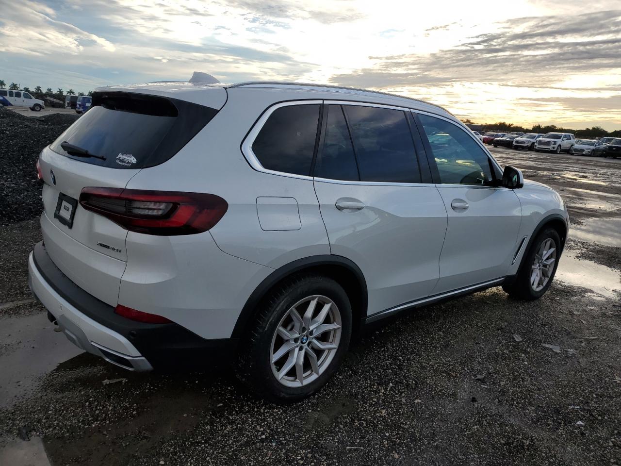 Photo 2 VIN: 5UXCR6C02M9G97157 - BMW X5 