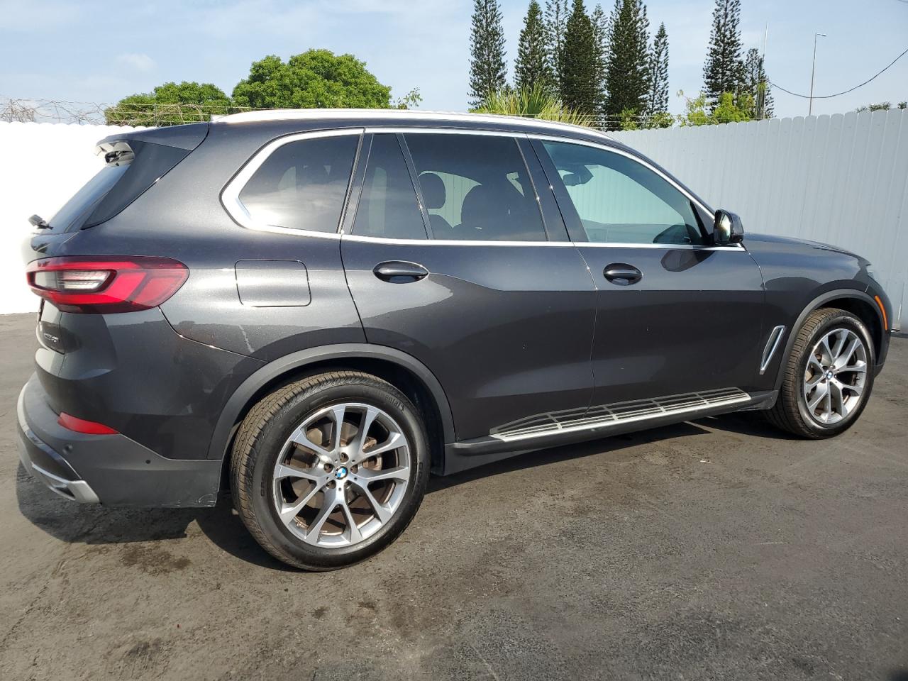 Photo 2 VIN: 5UXCR6C04P9P81191 - BMW X5 