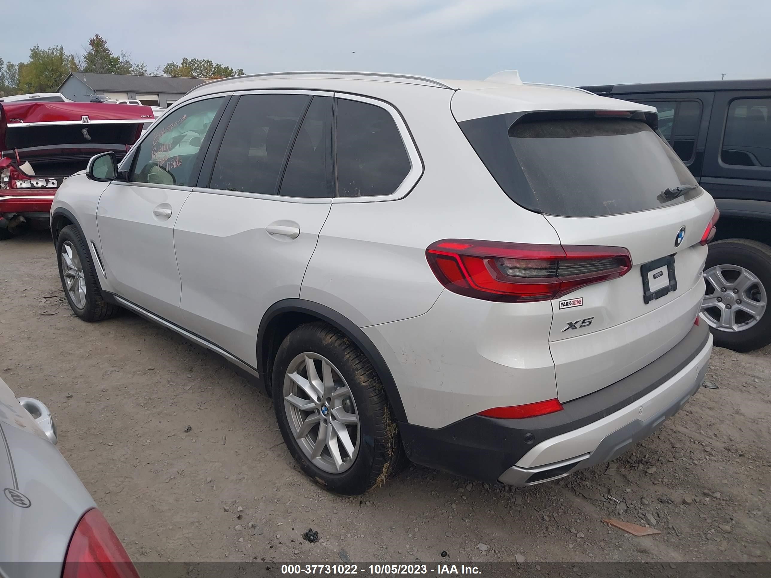 Photo 2 VIN: 5UXCR6C0XLLL66082 - BMW X5 