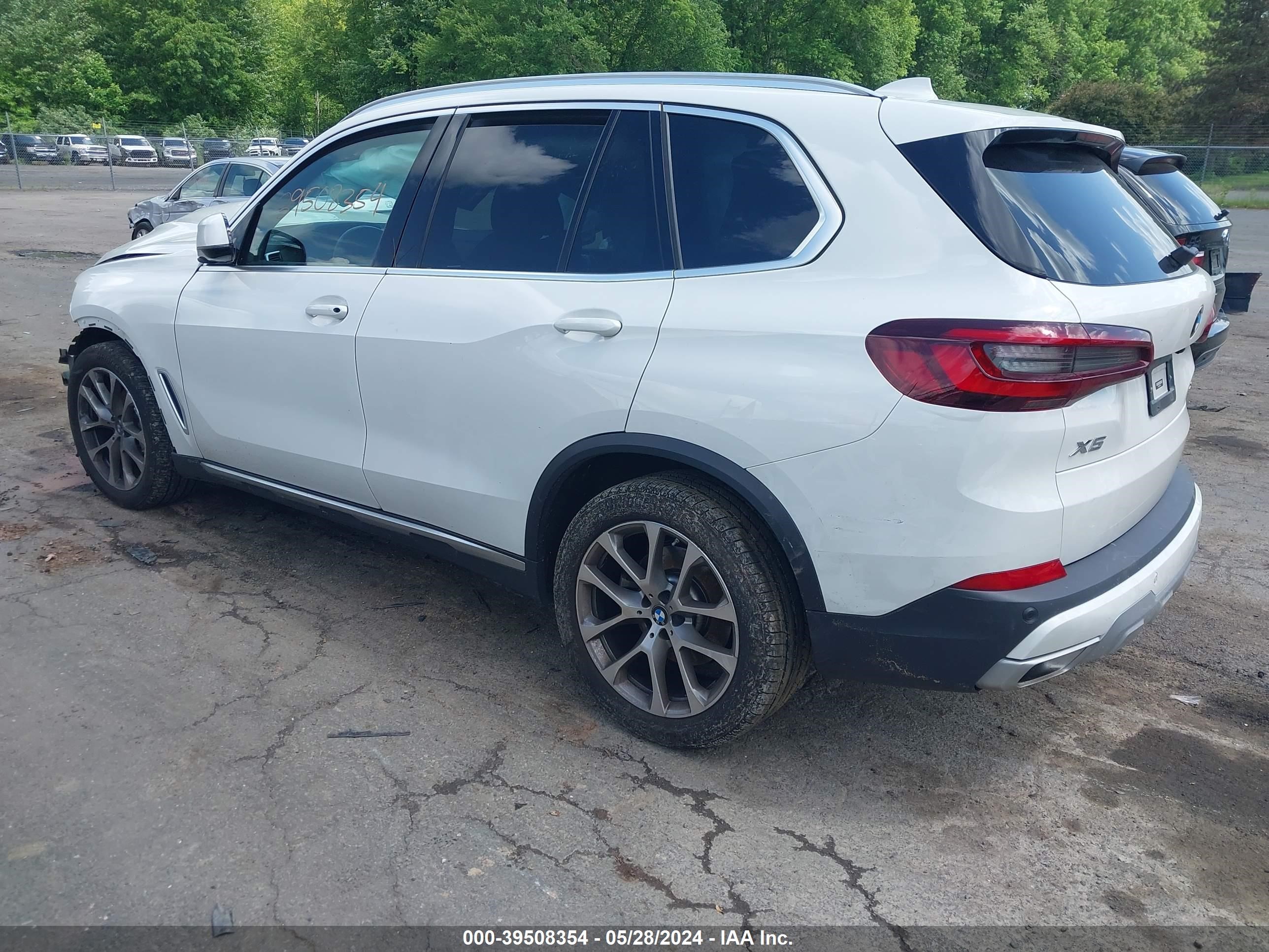 Photo 2 VIN: 5UXCR6C0XP9P21481 - BMW X5 