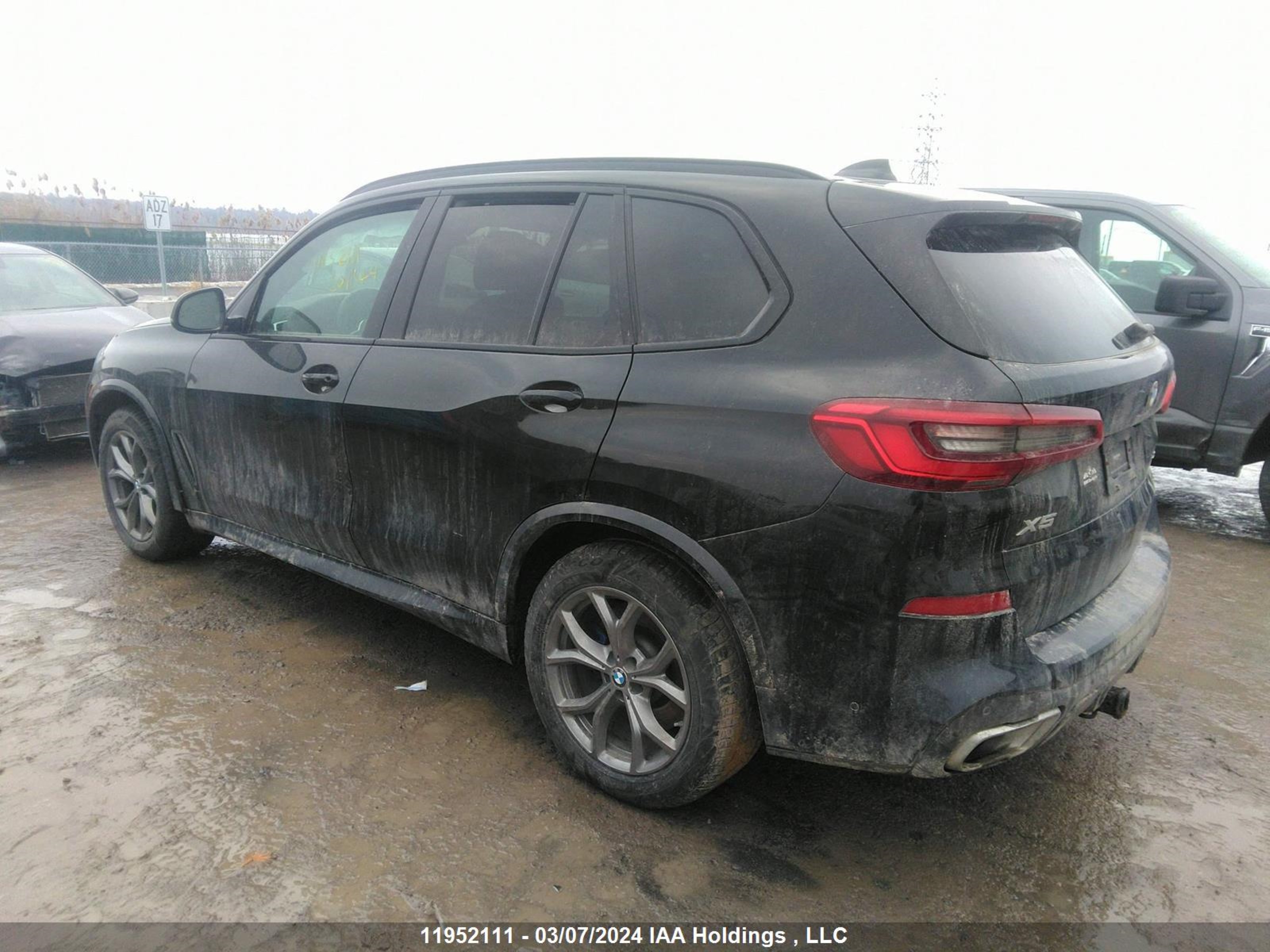 Photo 2 VIN: 5UXCR6C50KLL01574 - BMW X5 