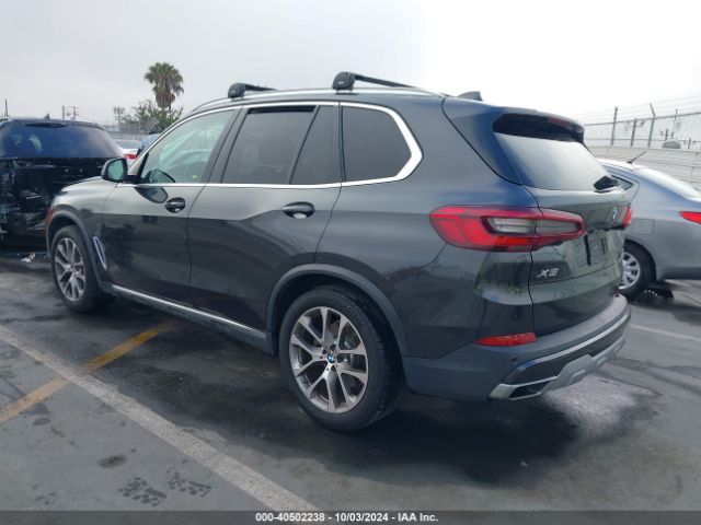 Photo 2 VIN: 5UXCR6C50KLL38513 - BMW X5 