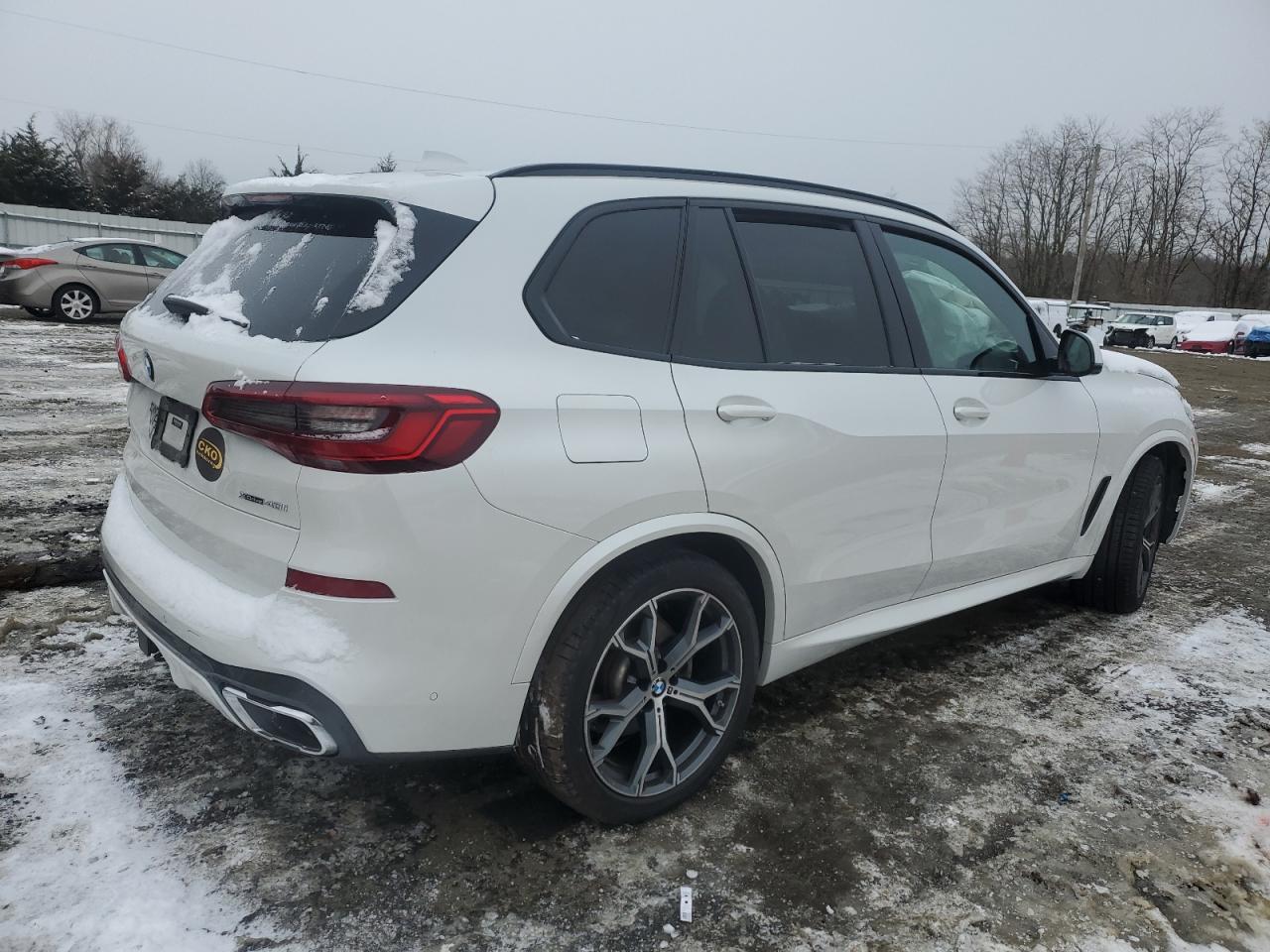 Photo 2 VIN: 5UXCR6C50KLL63783 - BMW X5 