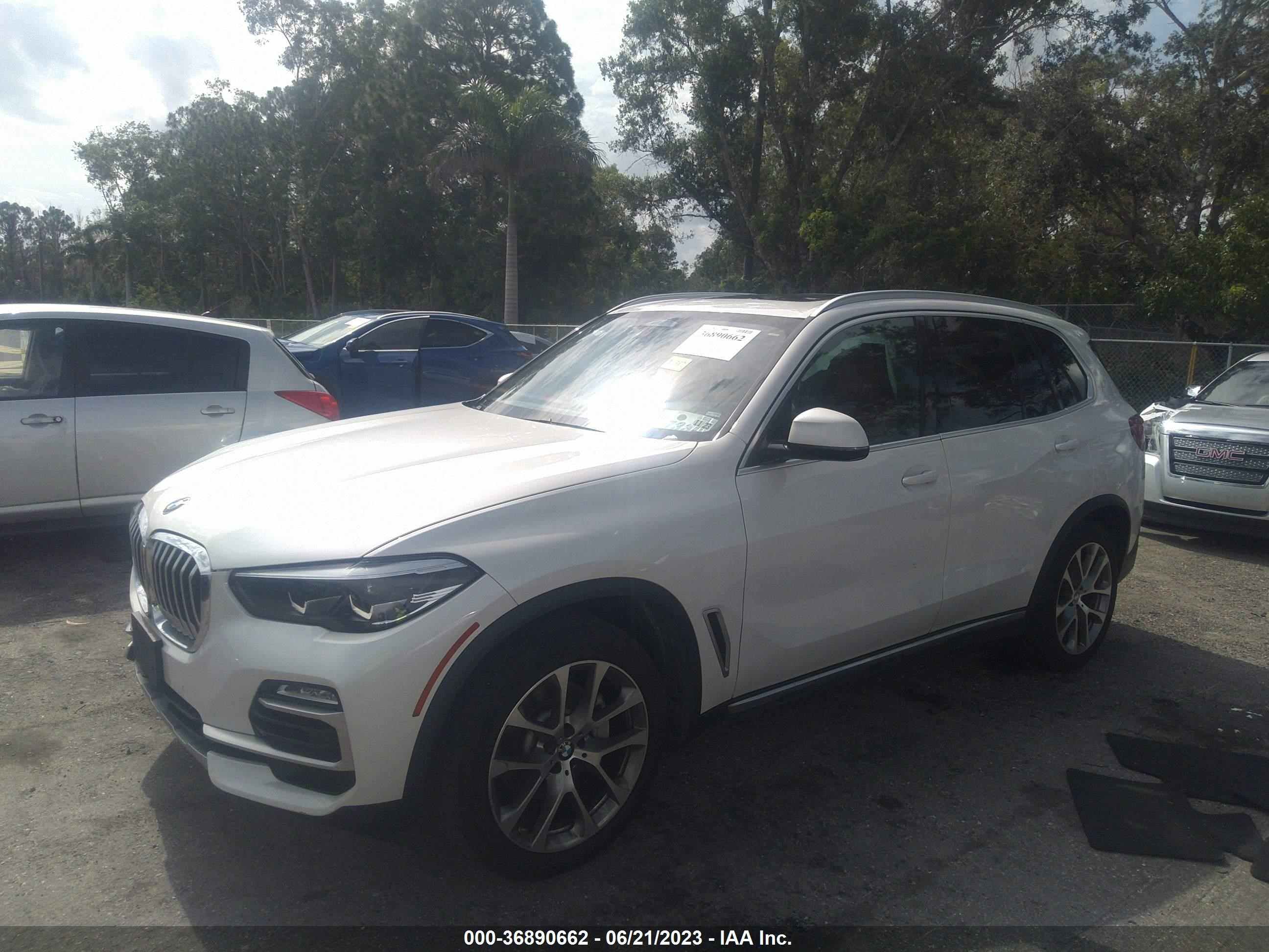 Photo 1 VIN: 5UXCR6C54KLK83774 - BMW X5 