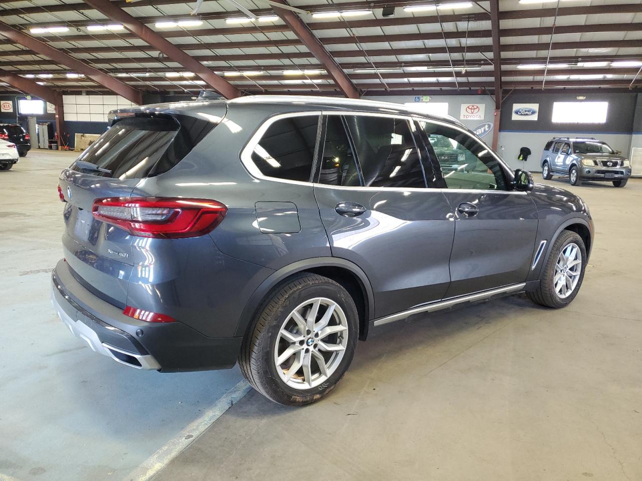 Photo 2 VIN: 5UXCR6C55KLL13641 - BMW X5 