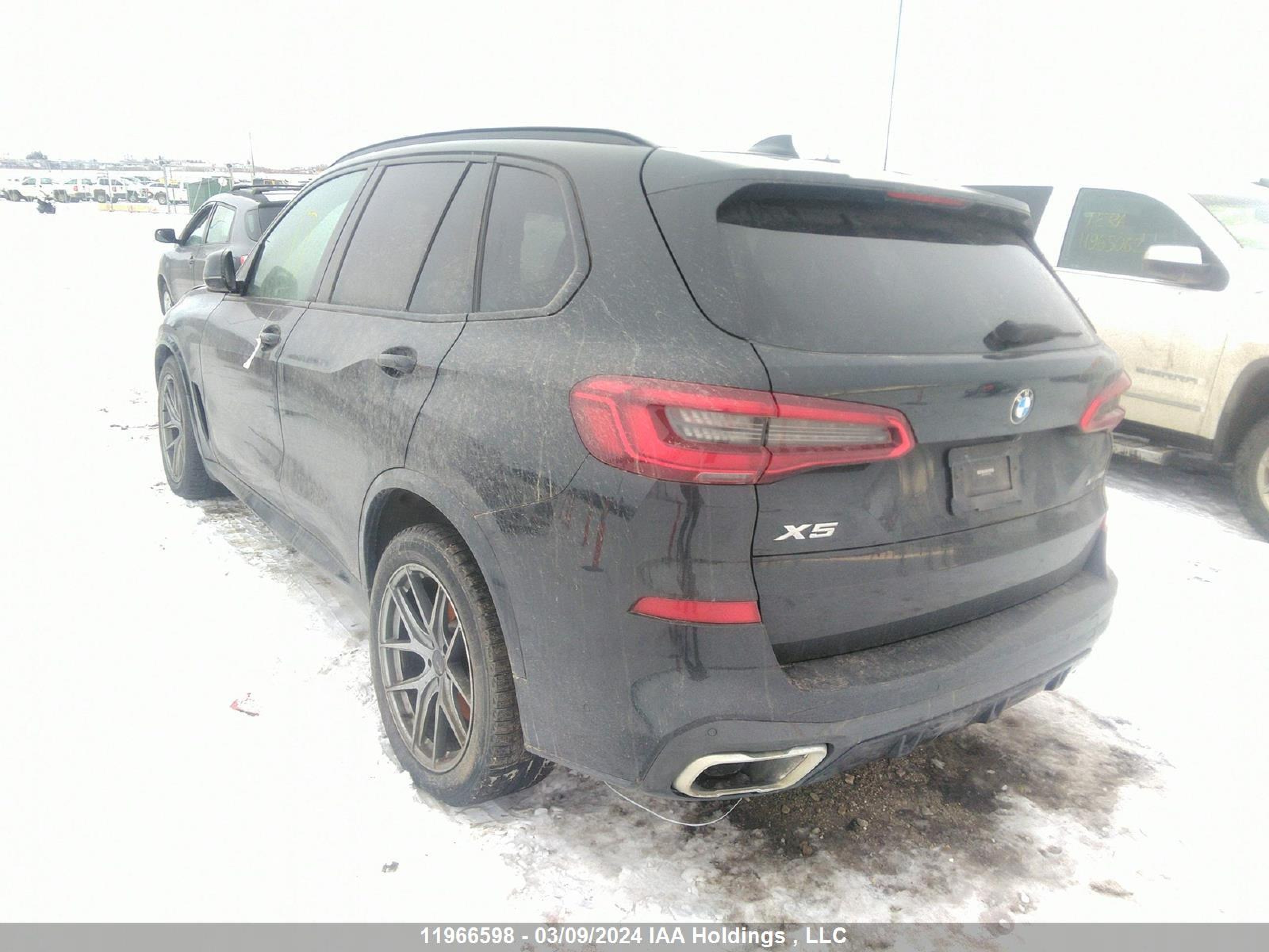 Photo 2 VIN: 5UXCR6C56KLL61245 - BMW X5 