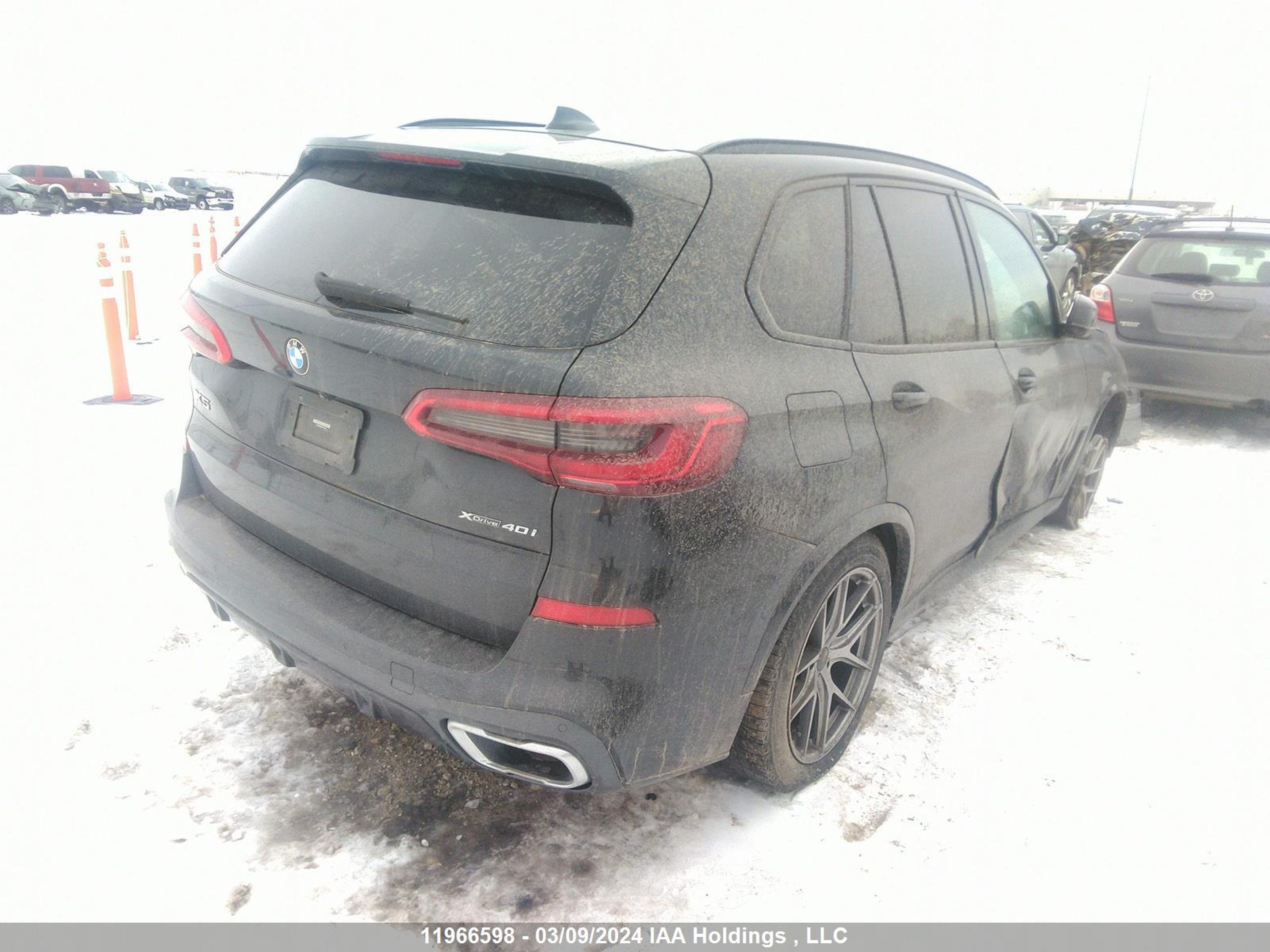 Photo 3 VIN: 5UXCR6C56KLL61245 - BMW X5 