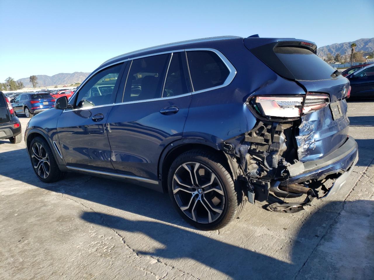 Photo 1 VIN: 5UXCR6C57KLL64400 - BMW X5 