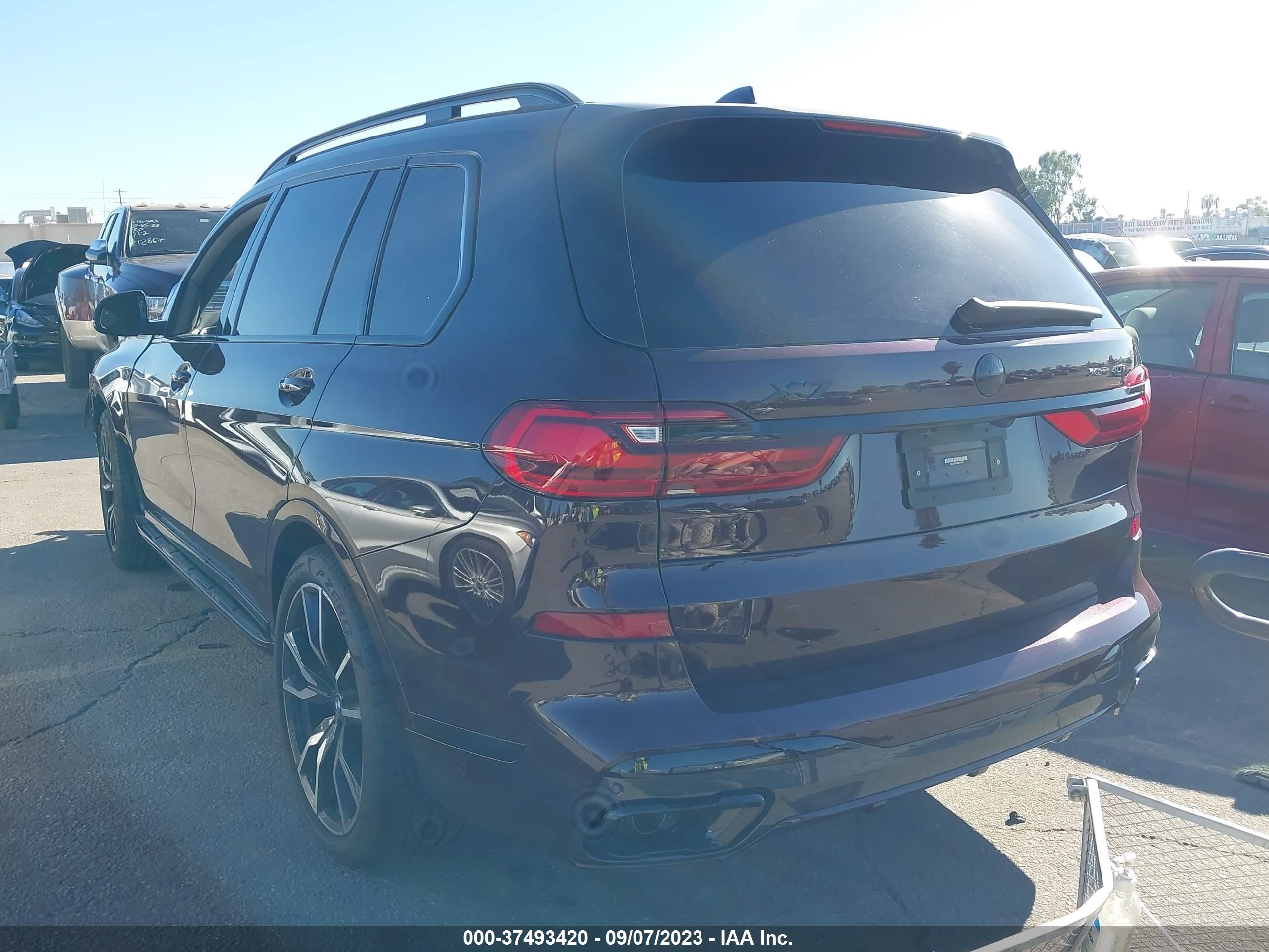 Photo 2 VIN: 5UXCW2C00N9N12748 - BMW X7 