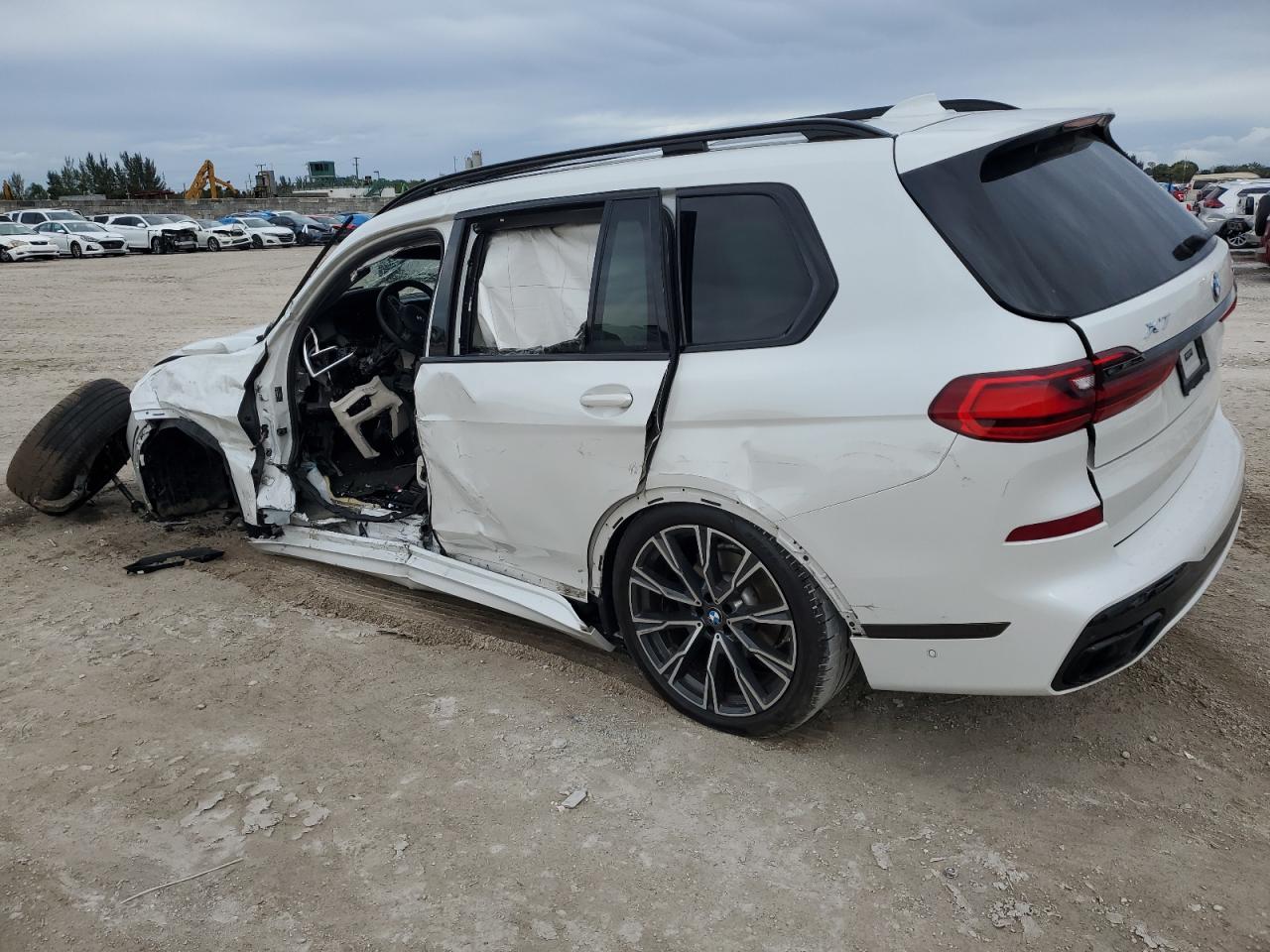 Photo 1 VIN: 5UXCW2C01M9E21621 - BMW X7 