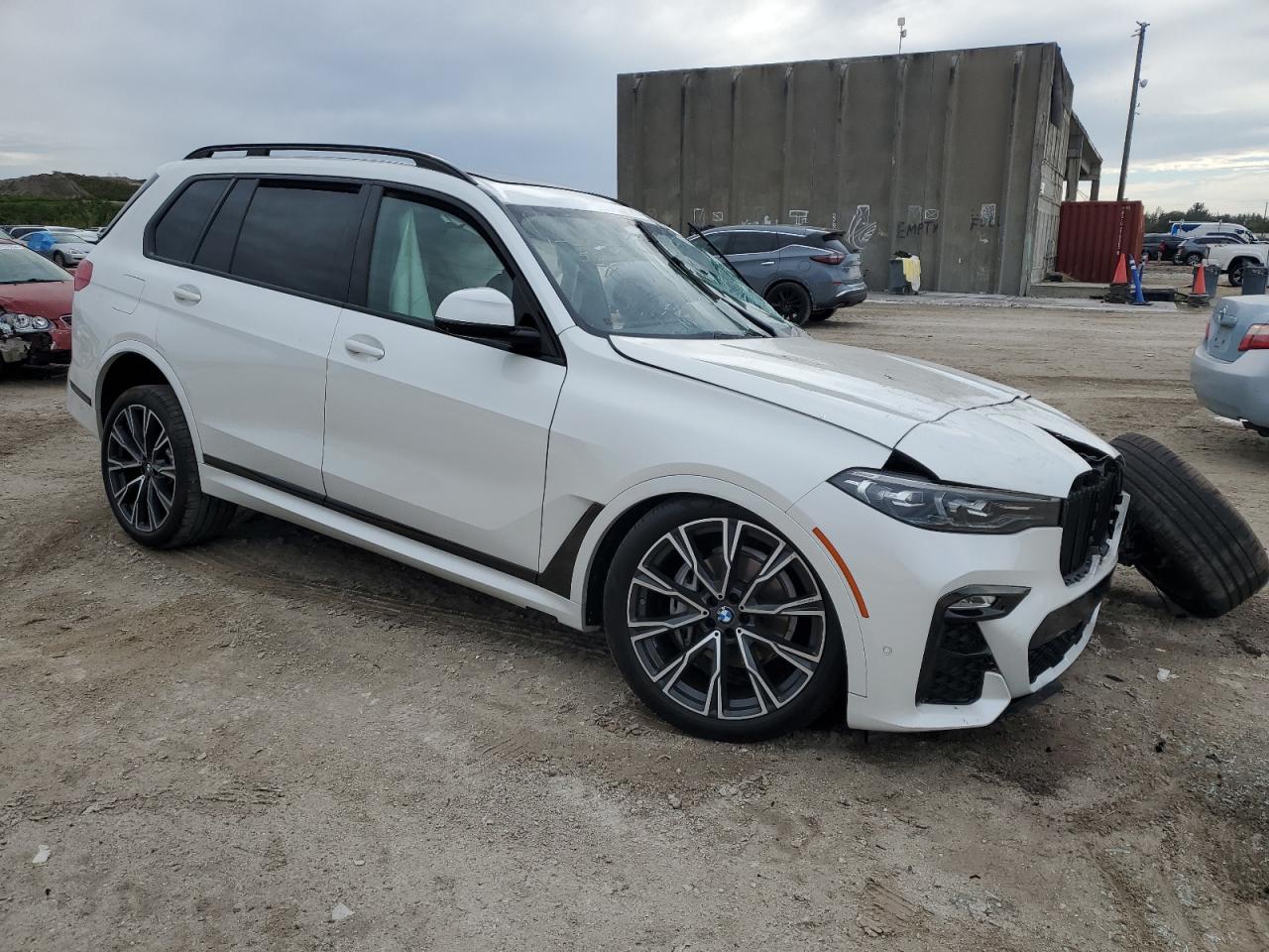 Photo 3 VIN: 5UXCW2C01M9E21621 - BMW X7 