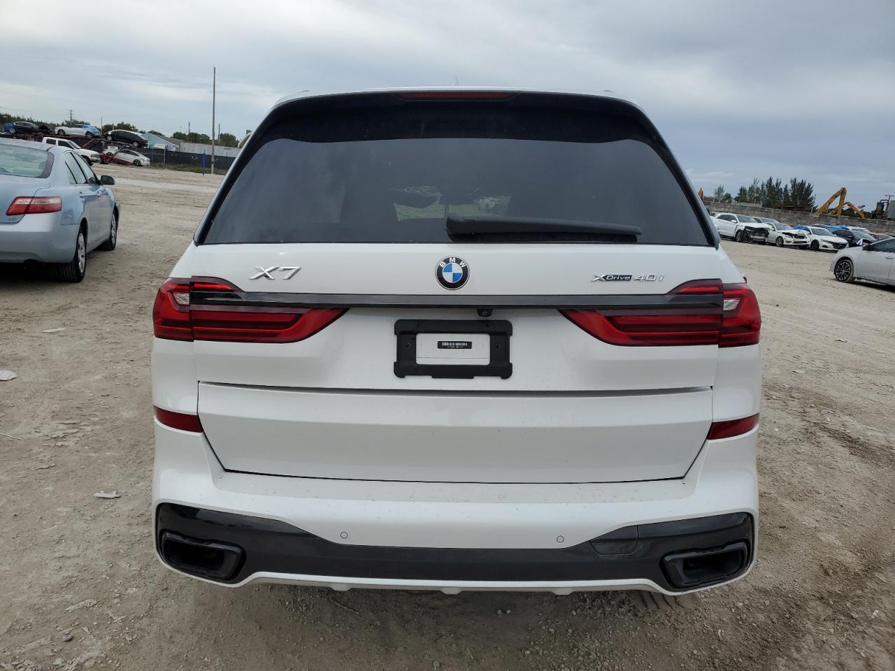 Photo 5 VIN: 5UXCW2C01M9E21621 - BMW X7 