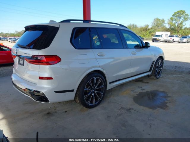 Photo 3 VIN: 5UXCW2C01M9F11626 - BMW X7 